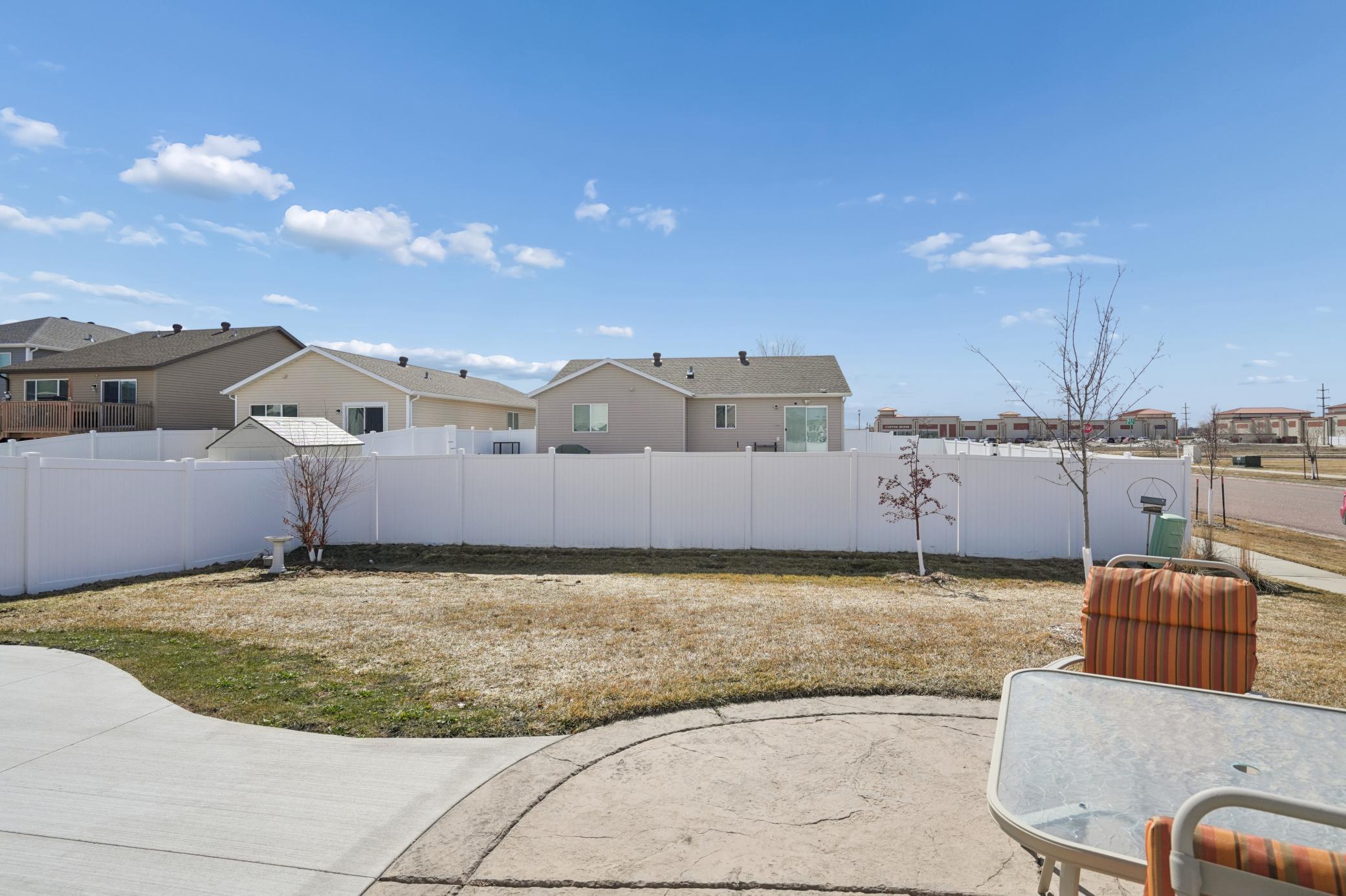 2015 single family home for sale at 5594 Justice Drive S in Fargo, ND — 4 bed, 2 bath (photo 23 of 25)
