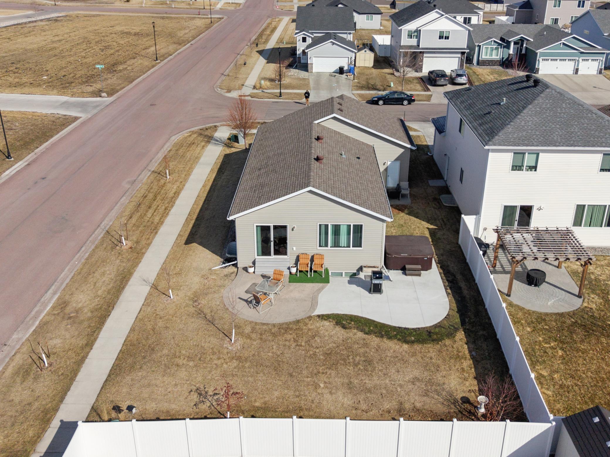 2015 single family home for sale at 5594 Justice Drive S in Fargo, ND — 4 bed, 2 bath (photo 25 of 25)
