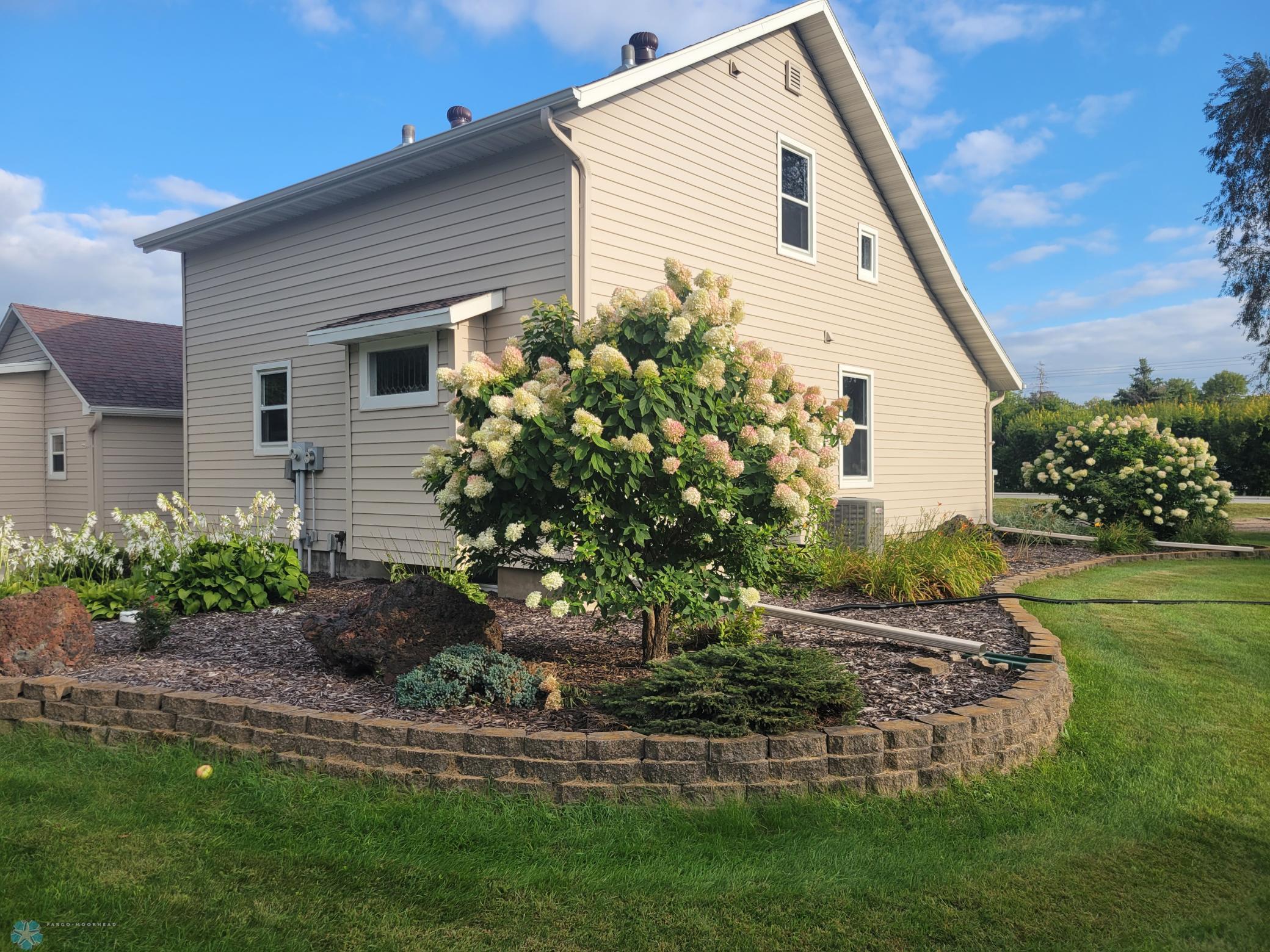 551 Wall Avenue, Horace ND 58047 - Photo 8 of 37