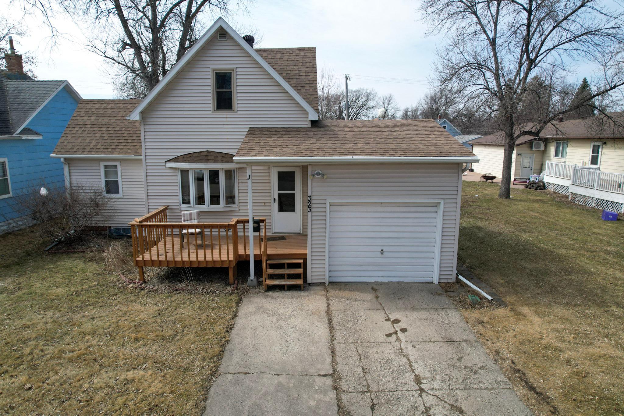 323 10th Street N, Breckenridge MN 56520 - Photo 2 of 27