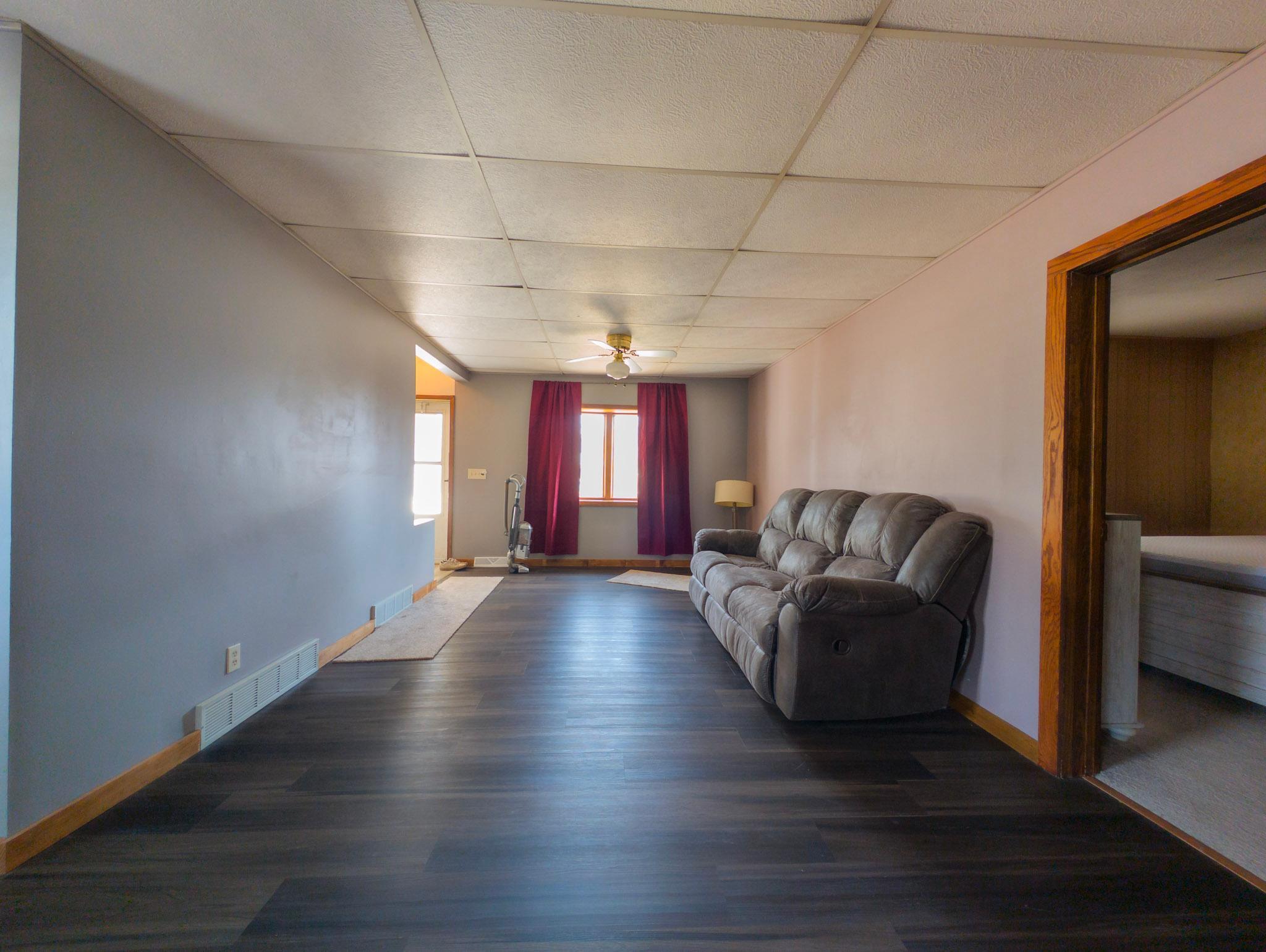 323 10th Street N, Breckenridge MN 56520 - Photo 4 of 27