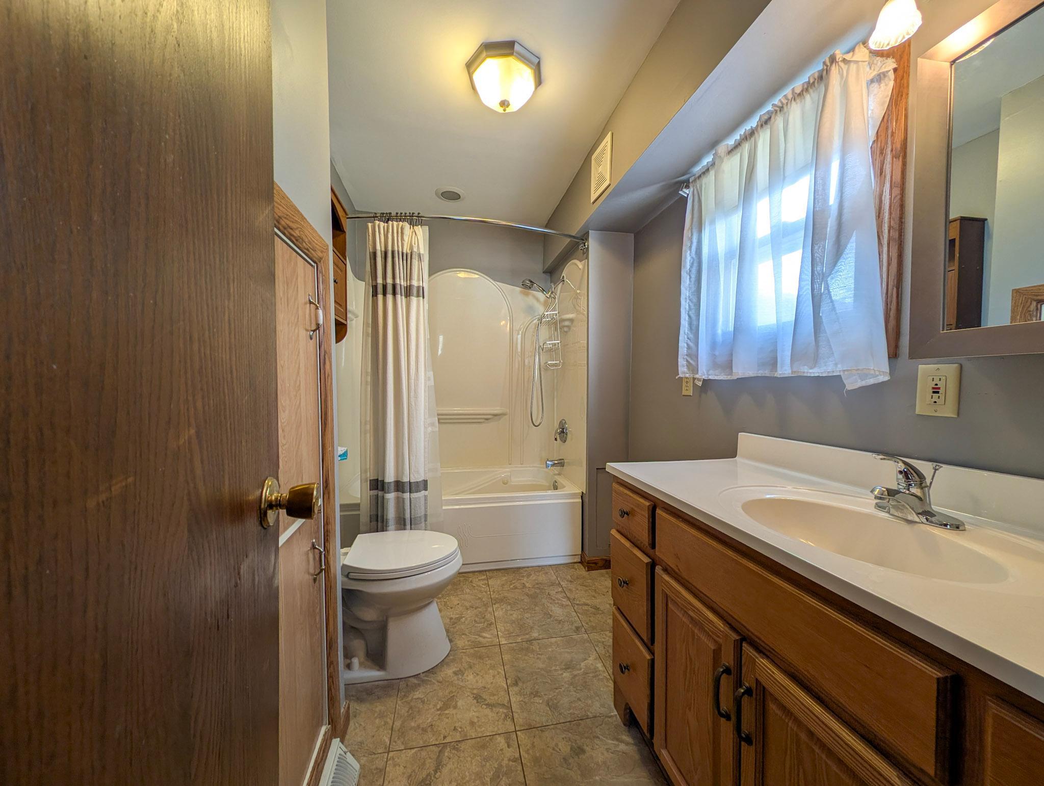 323 10th Street N, Breckenridge MN 56520 - Photo 9 of 27