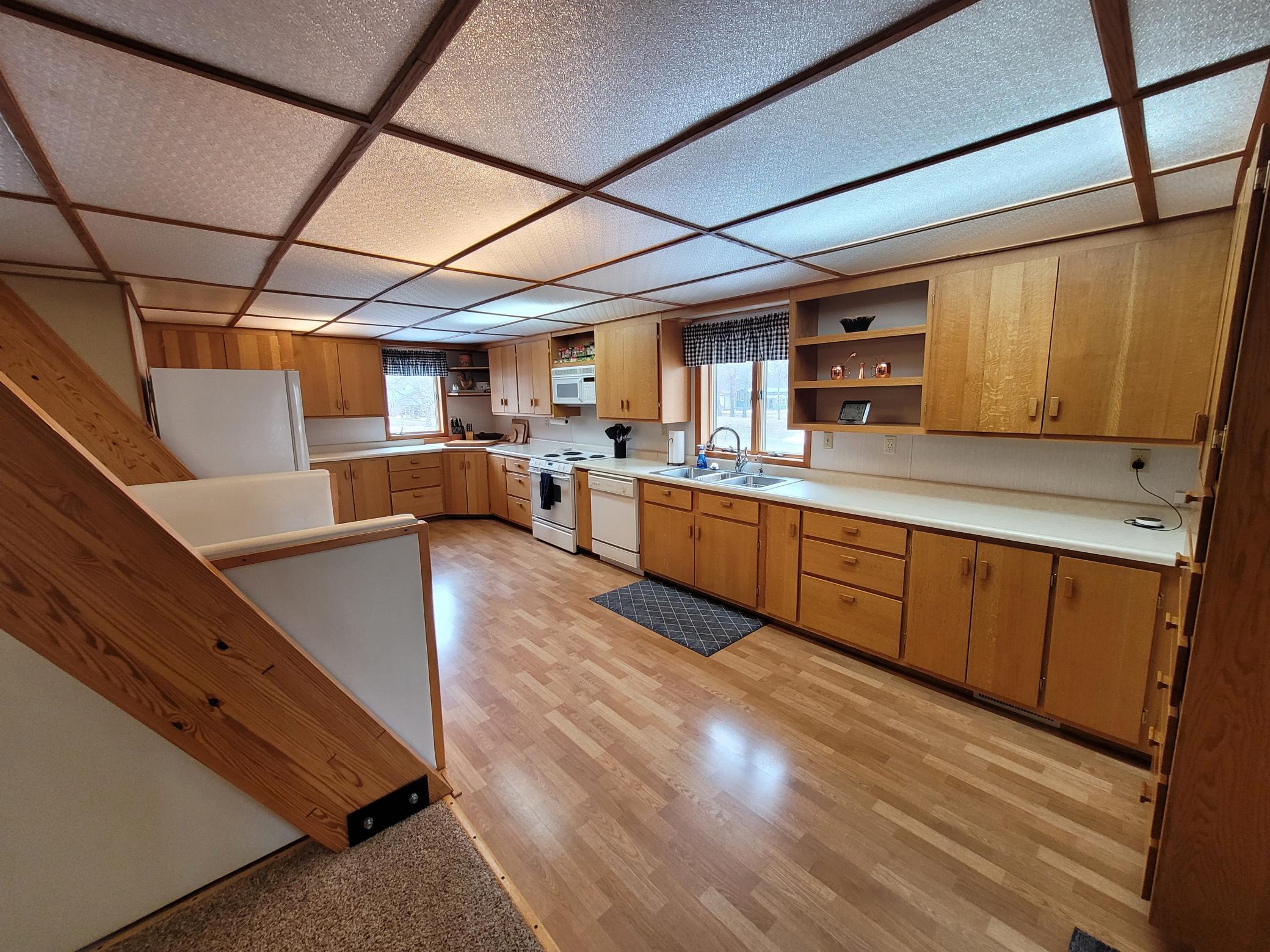 1993 single family home for sale at 26455 State Highway 78 in Battle Lake, MN — 3 bed, 2 bath (photo 3 of 37)
