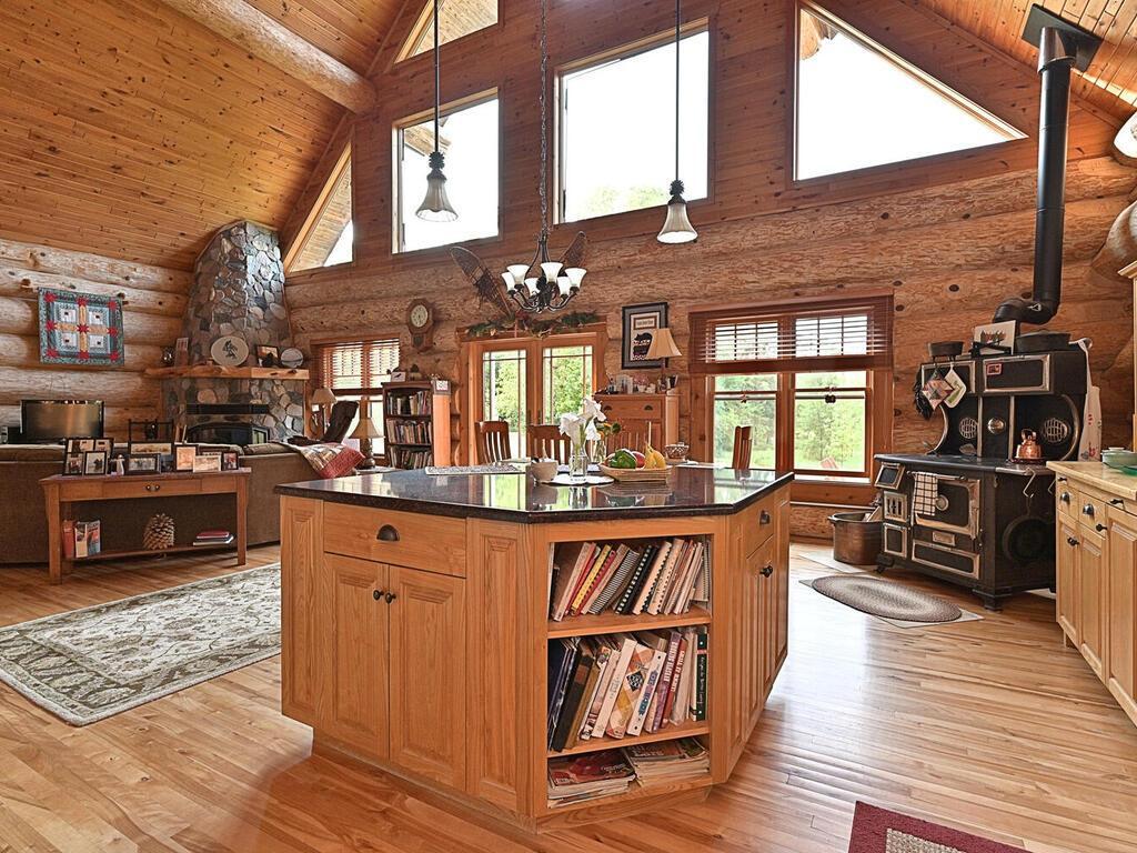 2006 single family home for sale at 26411 Old Bridge Road in Grand Rapids, MN — 4 bed, 3 bath (photo 6 of 29)