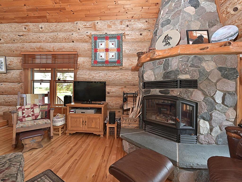 2006 single family home for sale at 26411 Old Bridge Road in Grand Rapids, MN — 4 bed, 3 bath (photo 10 of 29)