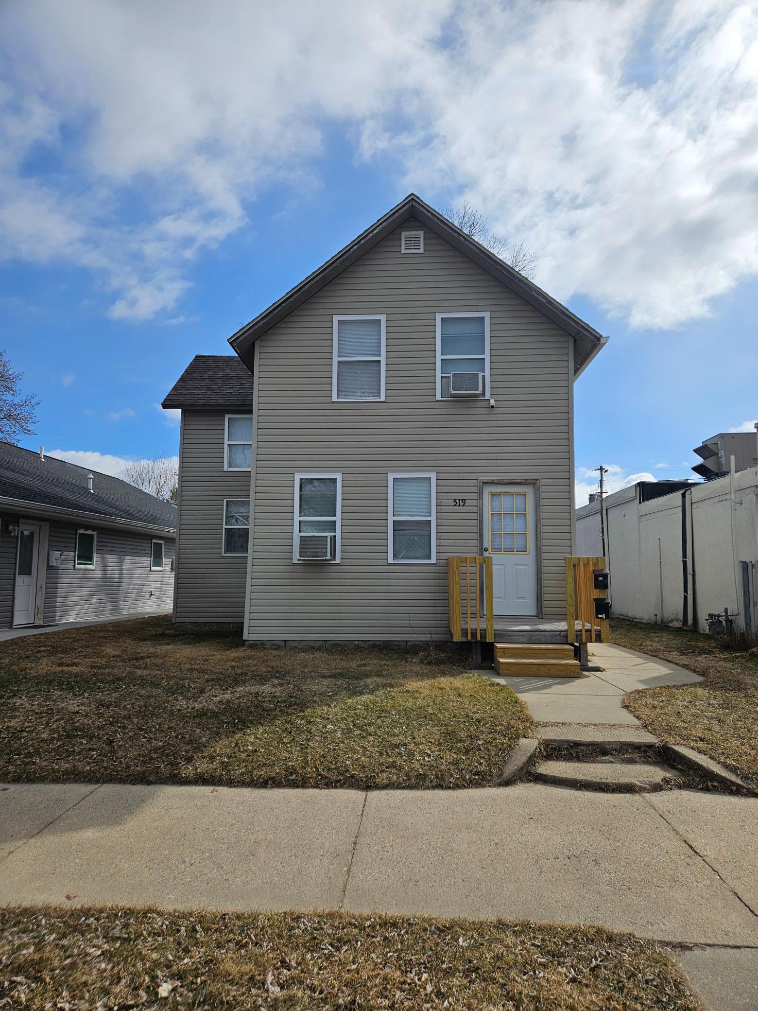 1888 duplex for sale at 519 S 9th Street in Brainerd, MN — 3 bed, 2 bath (photo 2 of 27)