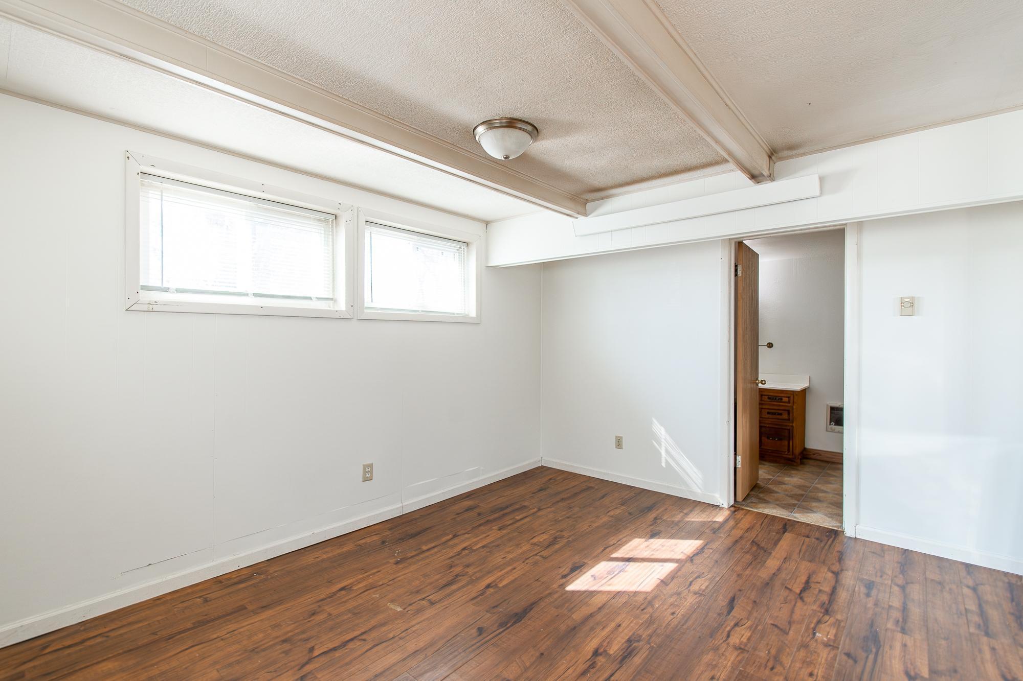 1962 triplex for sale at 1406 24th Avenue S in Moorhead, MN — 5 bed, 4 bath (photo 12 of 29)