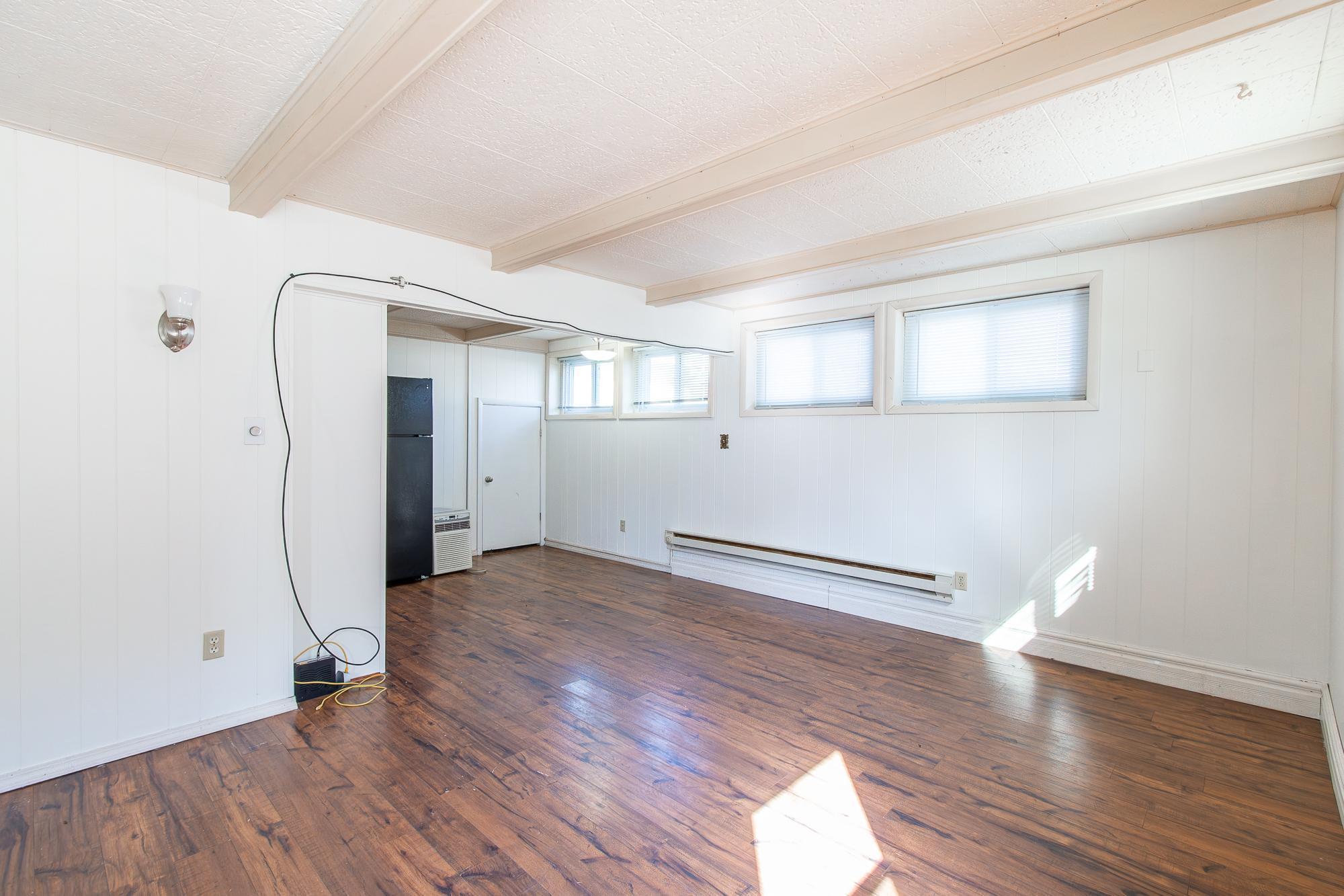 1962 triplex for sale at 1406 24th Avenue S in Moorhead, MN — 5 bed, 4 bath (photo 3 of 29)