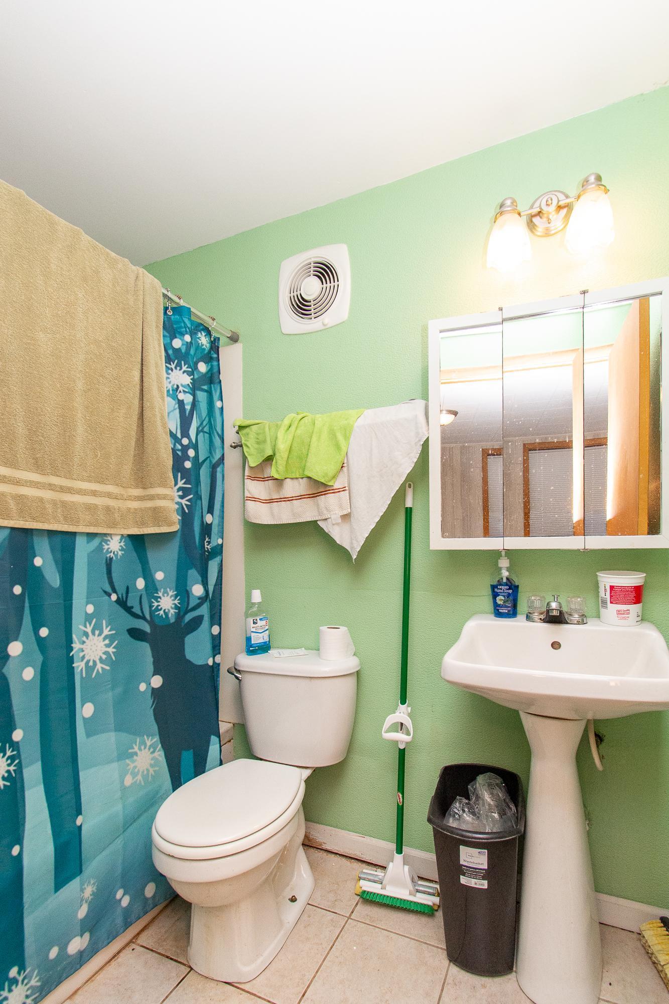 1962 triplex for sale at 1406 24th Avenue S in Moorhead, MN — 5 bed, 4 bath (photo 22 of 29)
