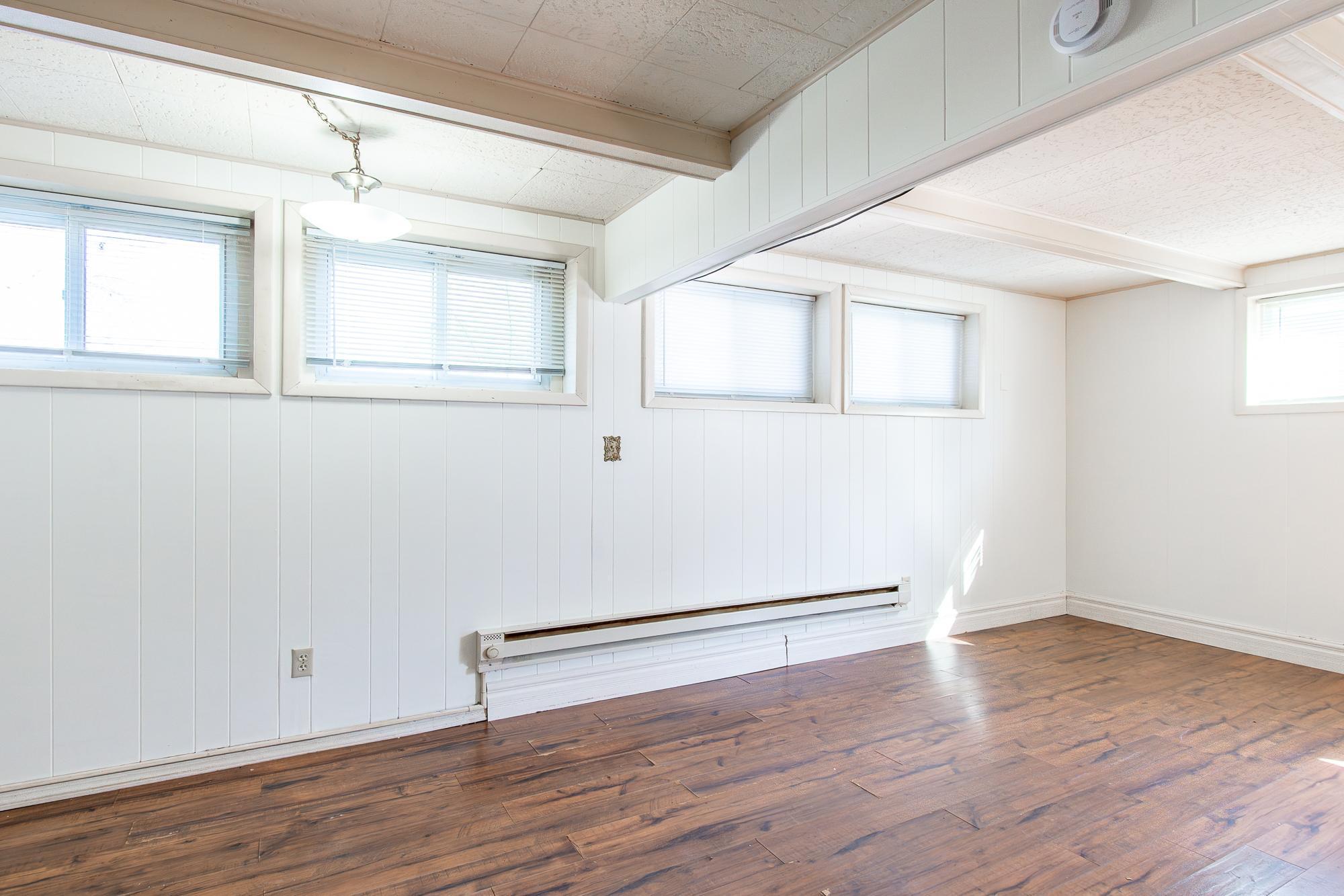 1962 triplex for sale at 1406 24th Avenue S in Moorhead, MN — 5 bed, 4 bath (photo 7 of 29)