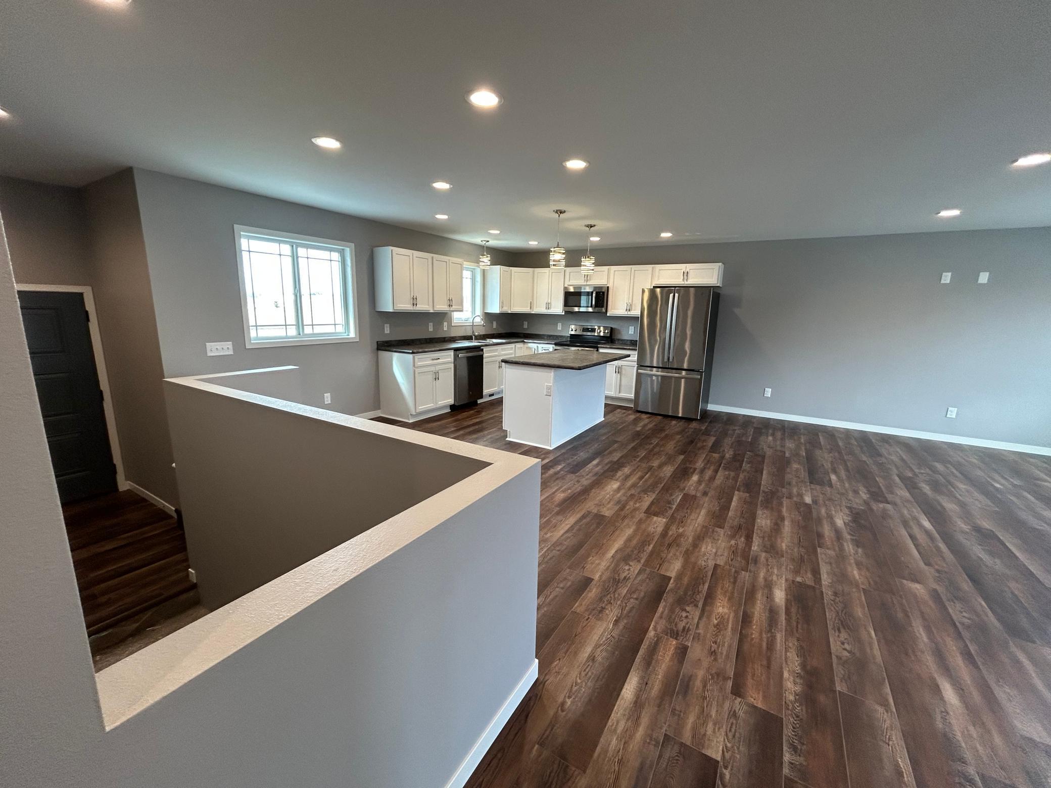 2022 single family home for sale at 2008 Nelson Drive in Thief River Falls, MN — 3 bed, 2 bath (photo 25 of 54)
