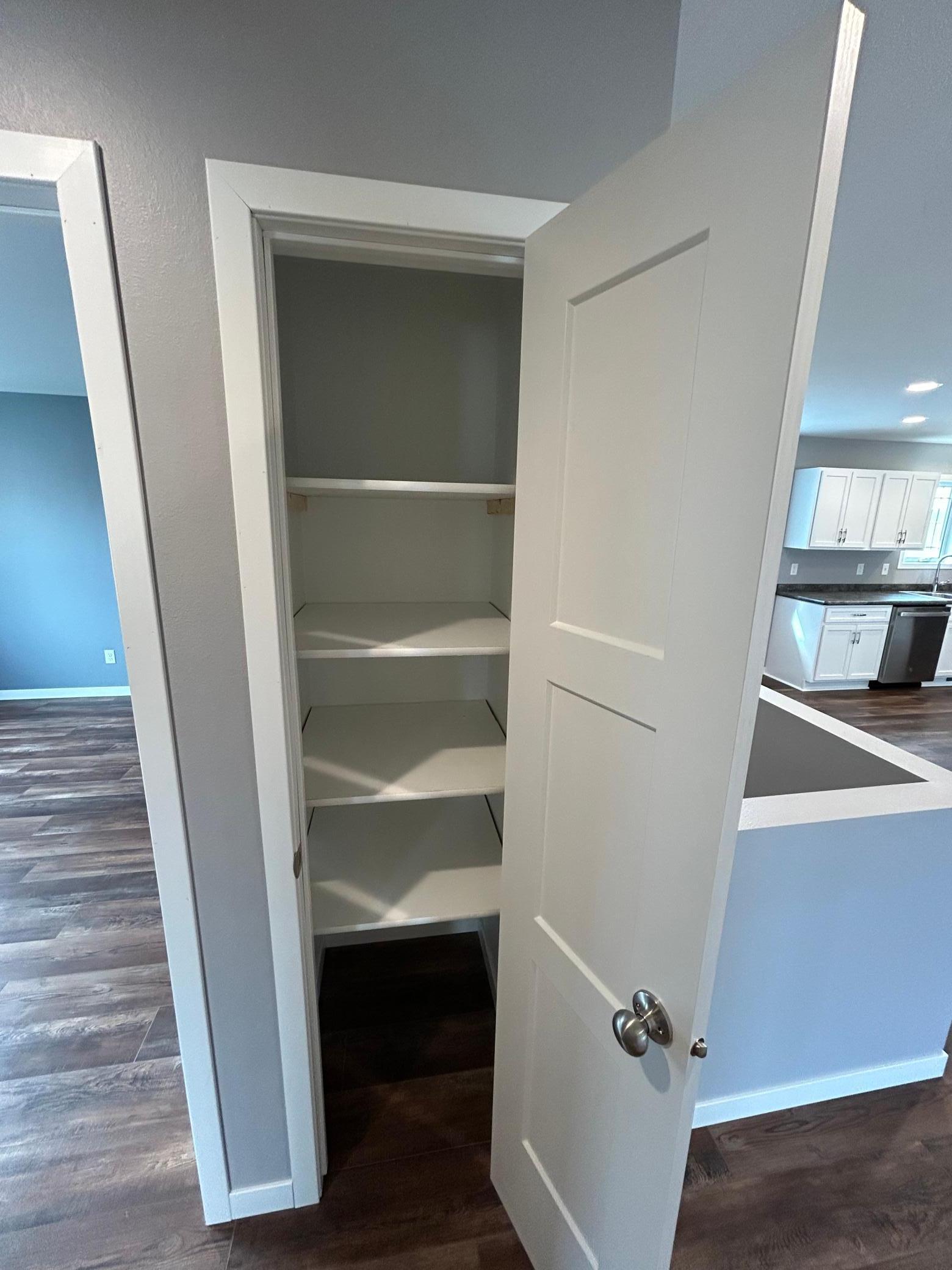 2022 single family home for sale at 2008 Nelson Drive in Thief River Falls, MN — 3 bed, 2 bath (photo 27 of 54)