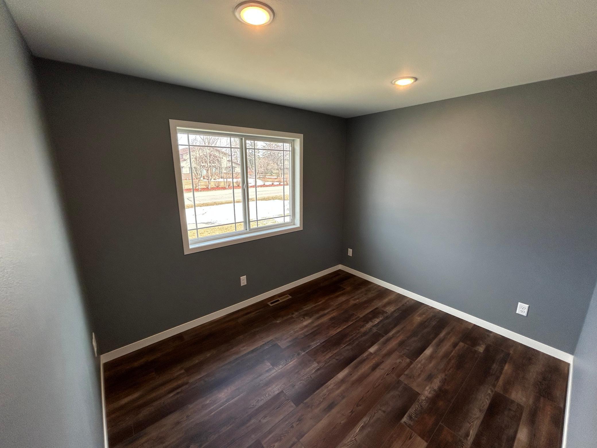 2022 single family home for sale at 2008 Nelson Drive in Thief River Falls, MN — 3 bed, 2 bath (photo 34 of 54)