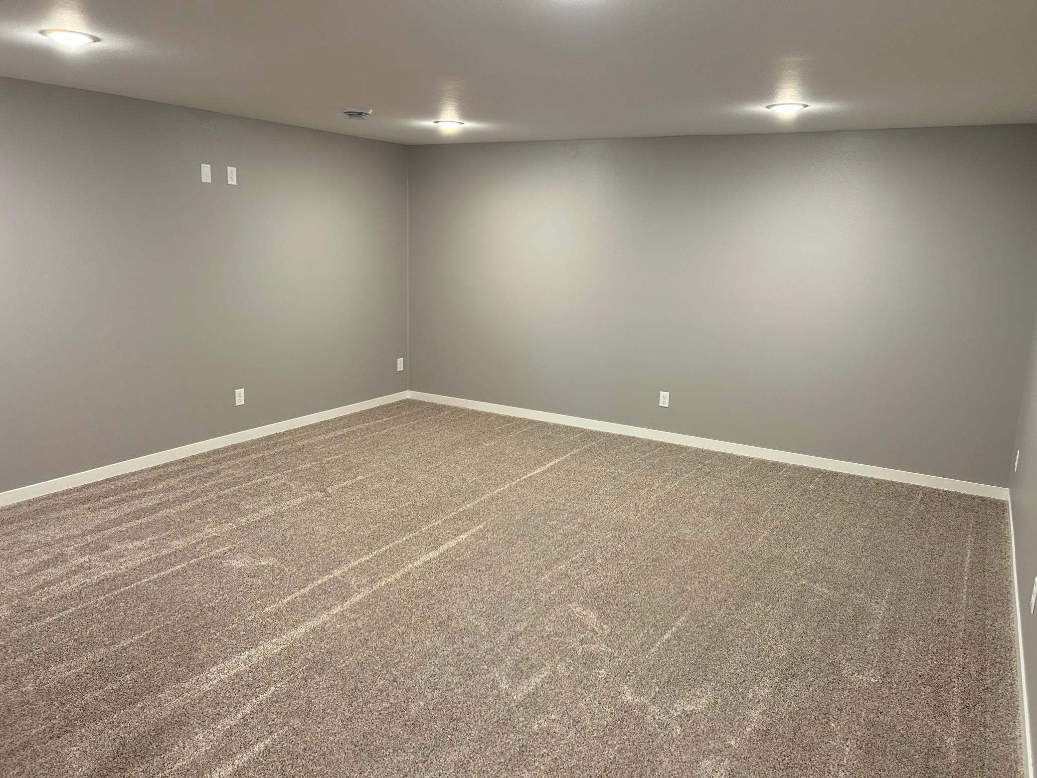 2022 single family home for sale at 2008 Nelson Drive in Thief River Falls, MN — 3 bed, 2 bath (photo 35 of 54)