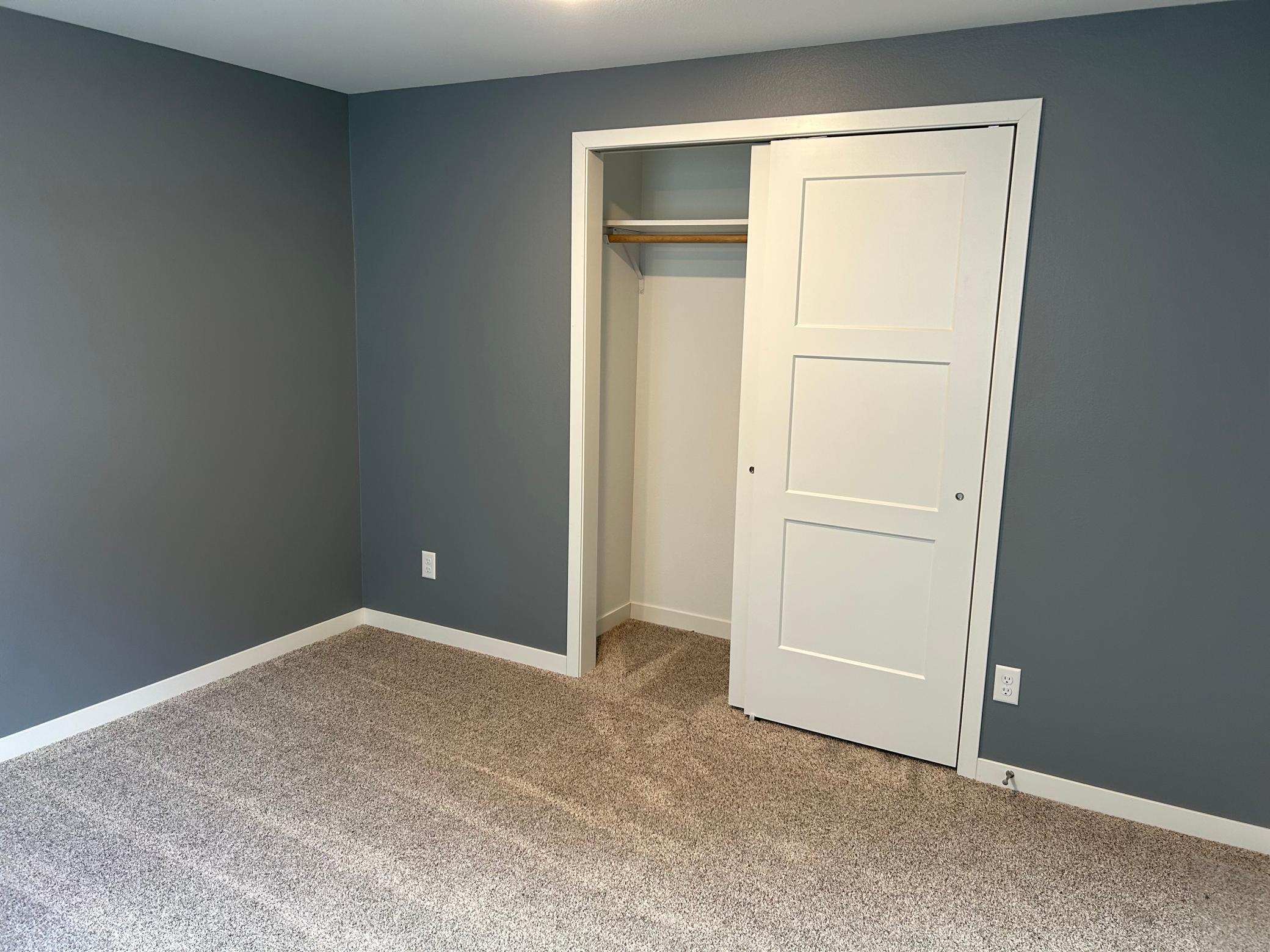 2022 single family home for sale at 2008 Nelson Drive in Thief River Falls, MN — 3 bed, 2 bath (photo 42 of 54)