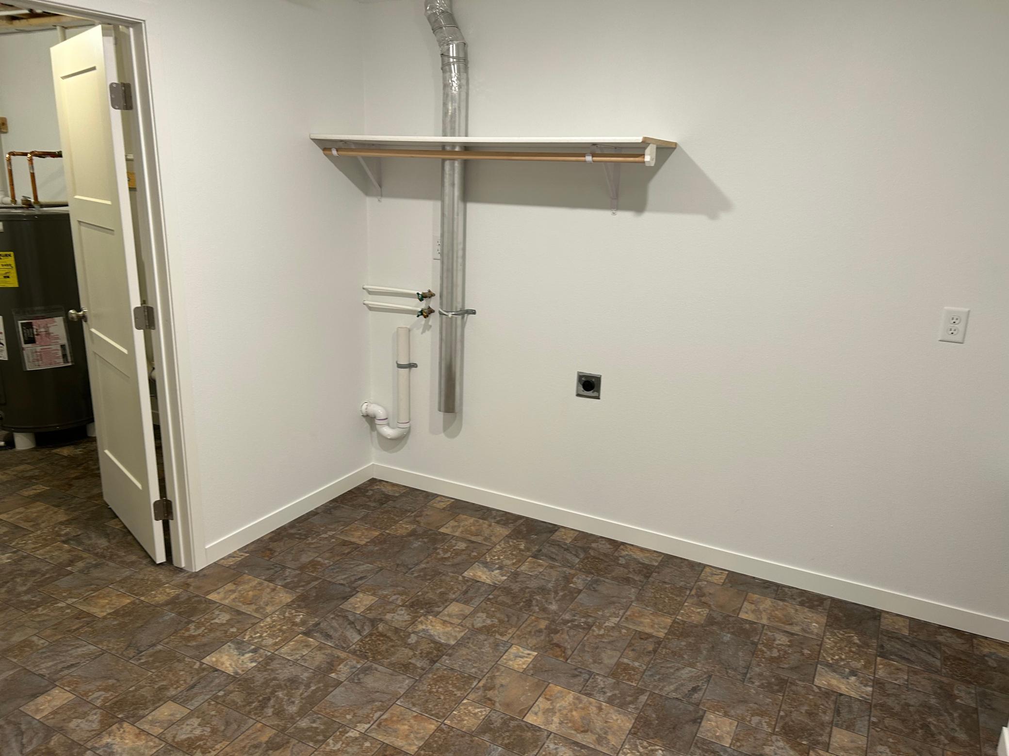 2022 single family home for sale at 2008 Nelson Drive in Thief River Falls, MN — 3 bed, 2 bath (photo 47 of 54)