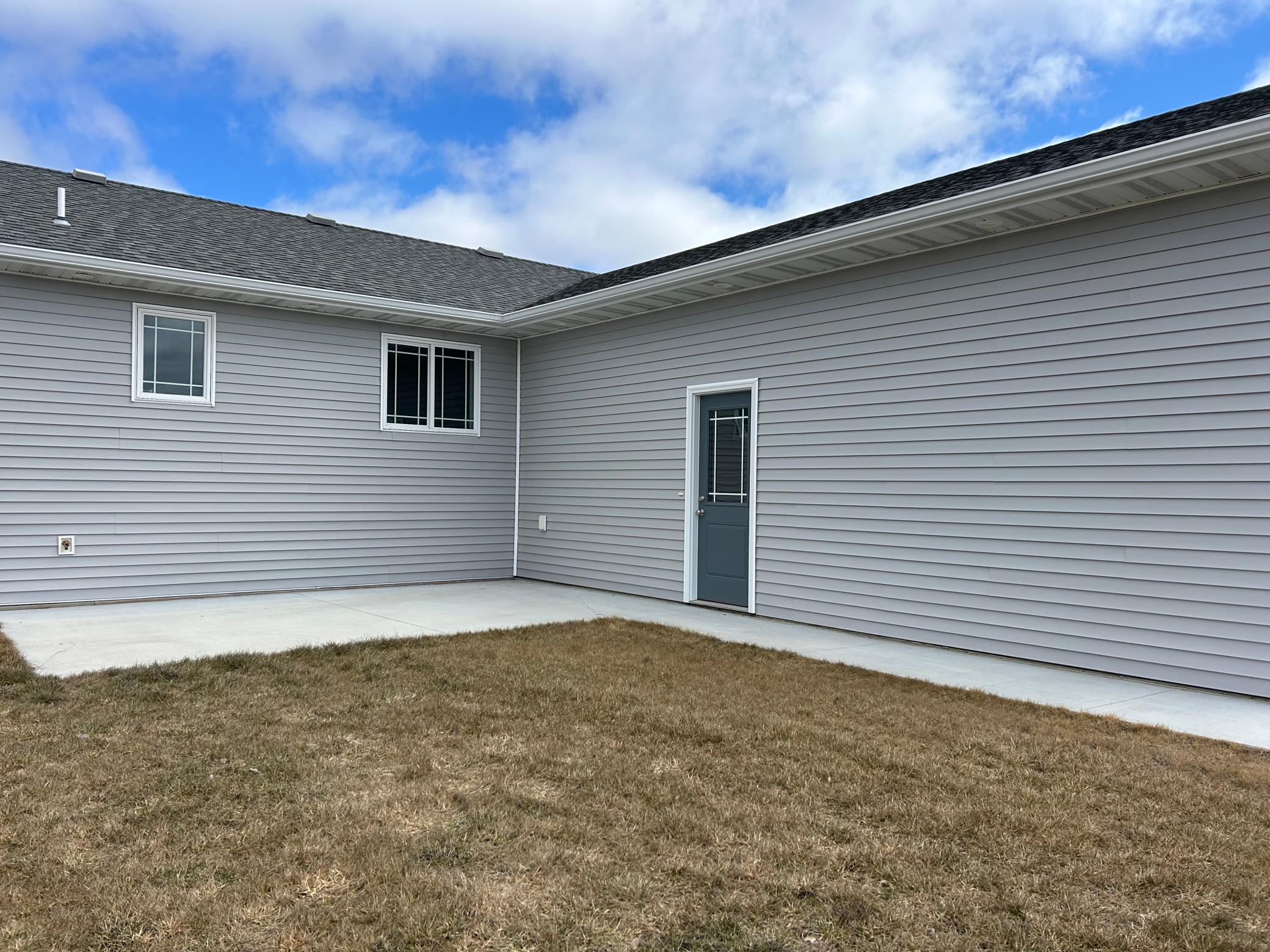 2022 single family home for sale at 2008 Nelson Drive in Thief River Falls, MN — 3 bed, 2 bath (photo 51 of 54)