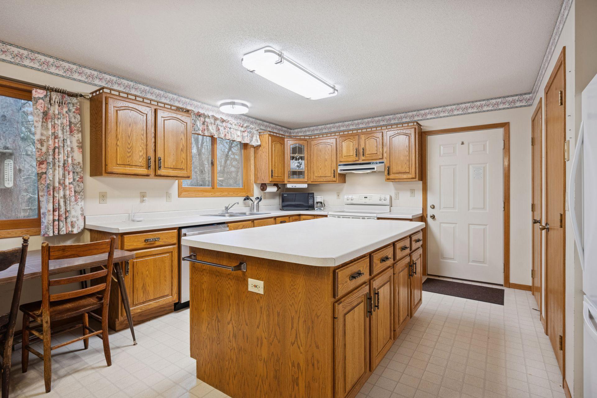 1994 single family home for sale at 12553 N Pelican Lane in Merrifield, MN — 2 bed, 2 bath (photo 9 of 48)