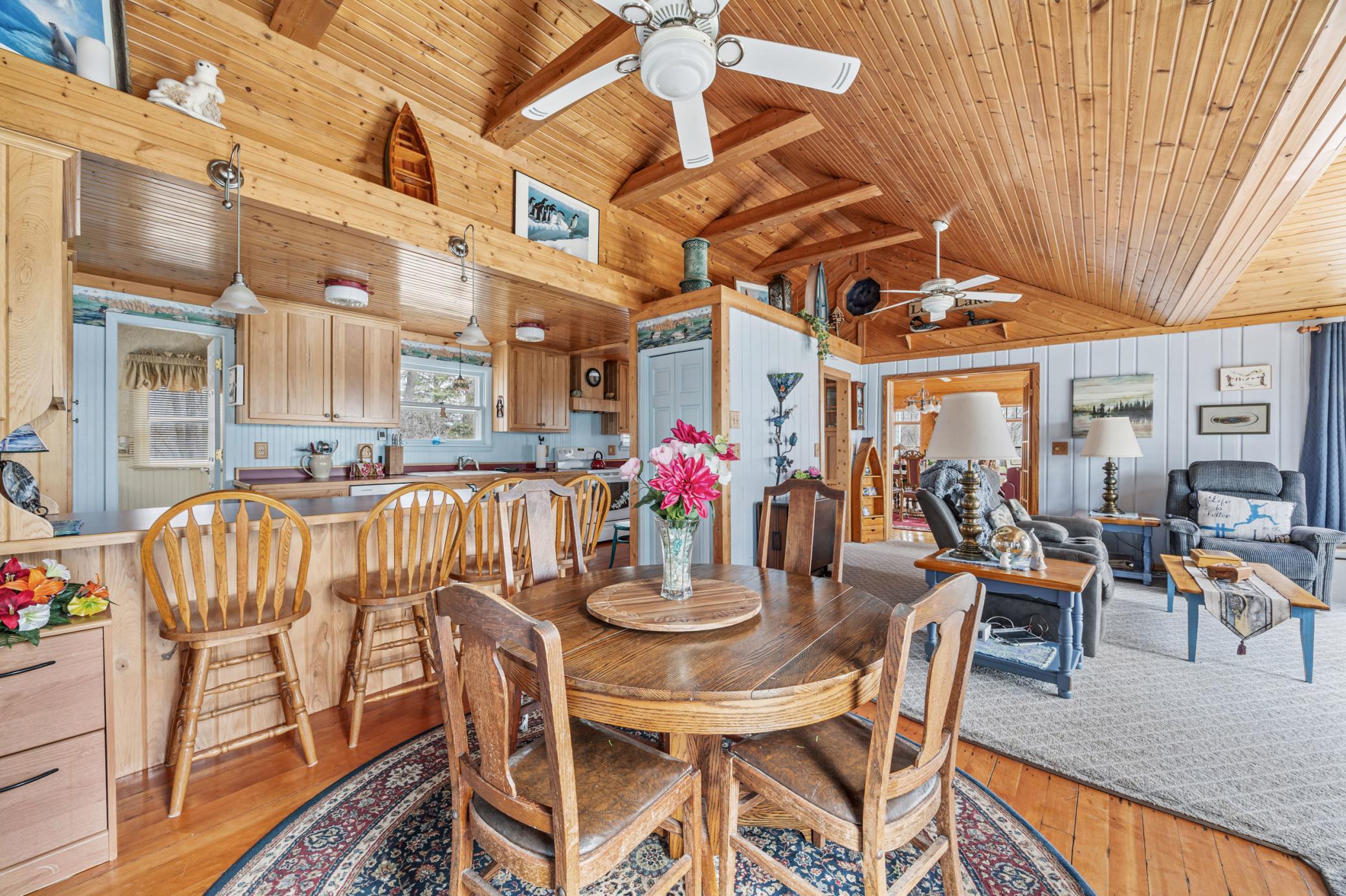 2001 single family home for sale at 32331 Loon Drive in Vergas, MN — 3 bed, 4 bath (photo 13 of 43)
