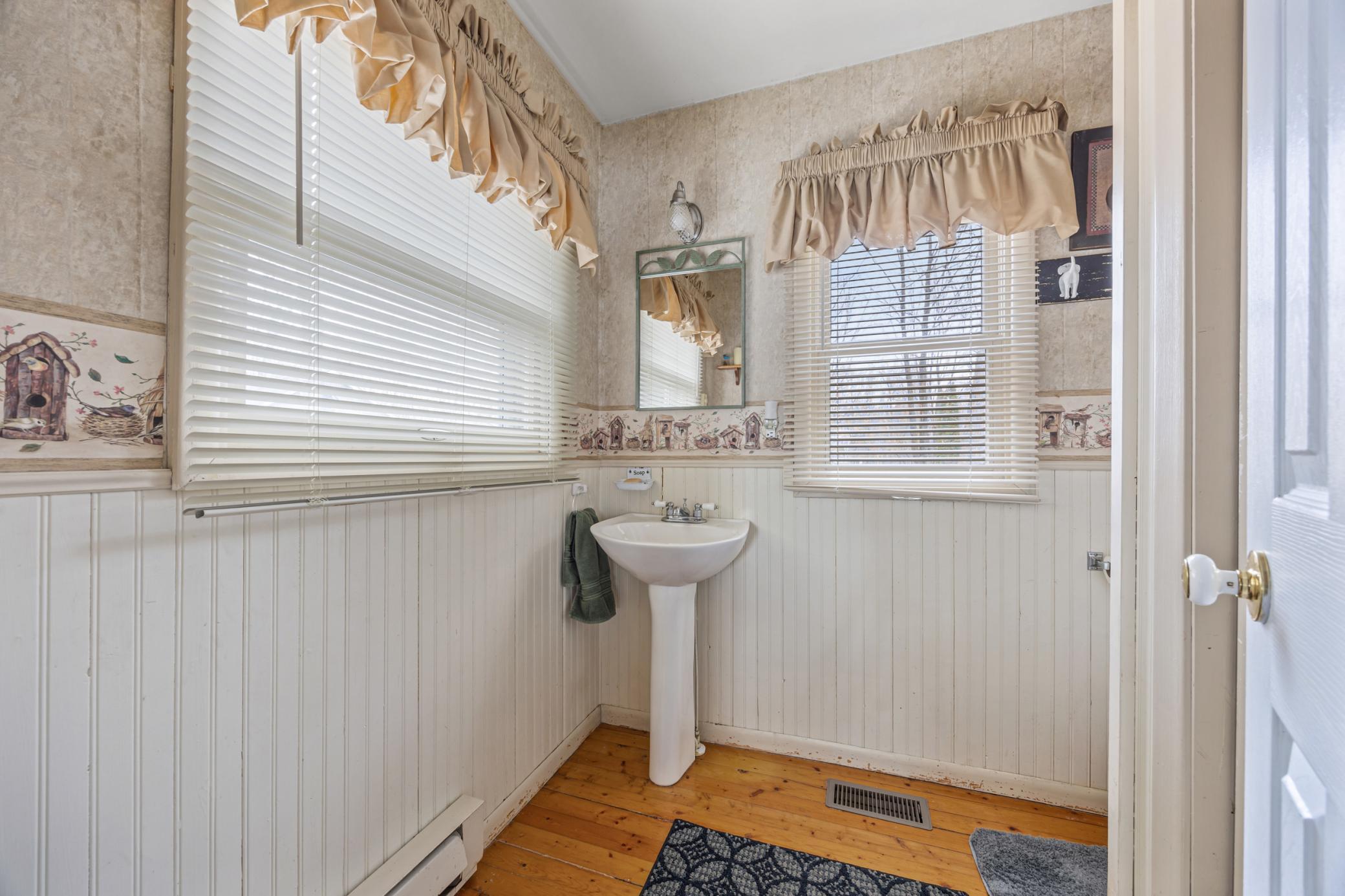 2001 single family home for sale at 32331 Loon Drive in Vergas, MN — 3 bed, 4 bath (photo 15 of 43)