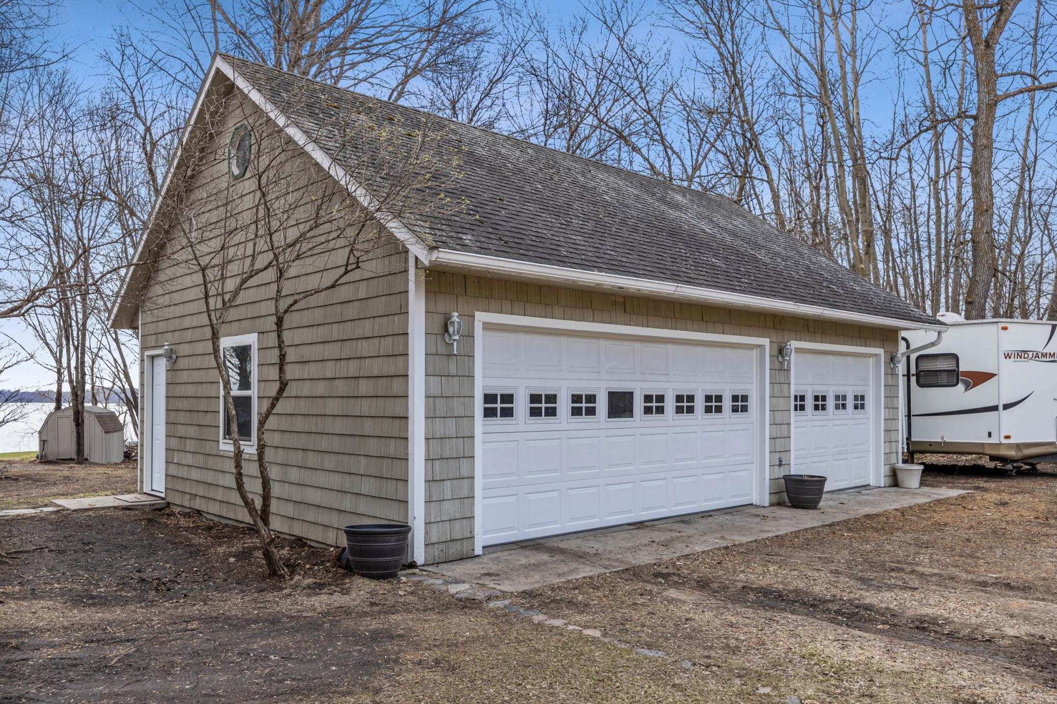 2001 single family home for sale at 32331 Loon Drive in Vergas, MN — 3 bed, 4 bath (photo 30 of 43)