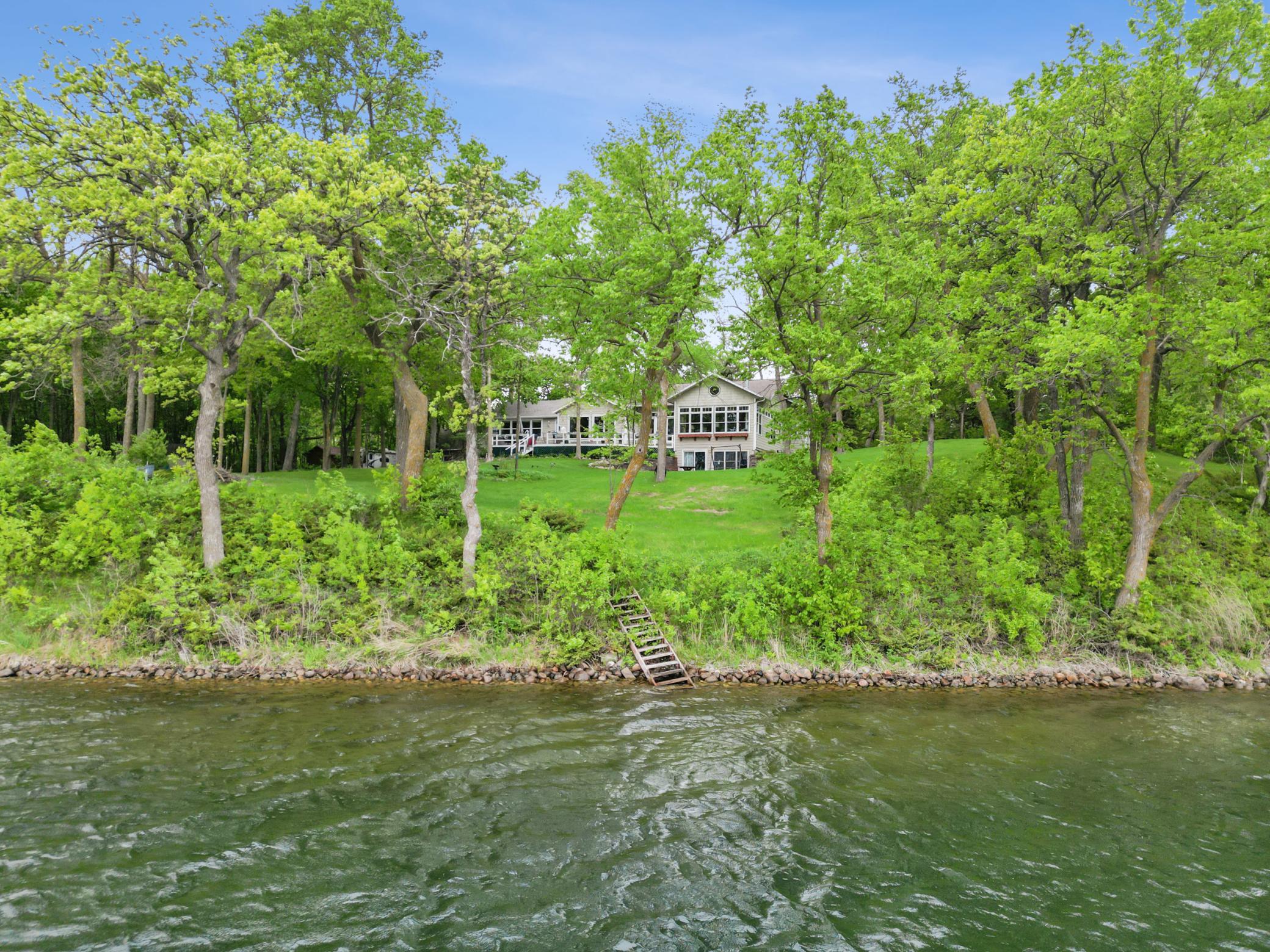 2001 single family home for sale at 32331 Loon Drive in Vergas, MN — 3 bed, 4 bath (photo 32 of 43)