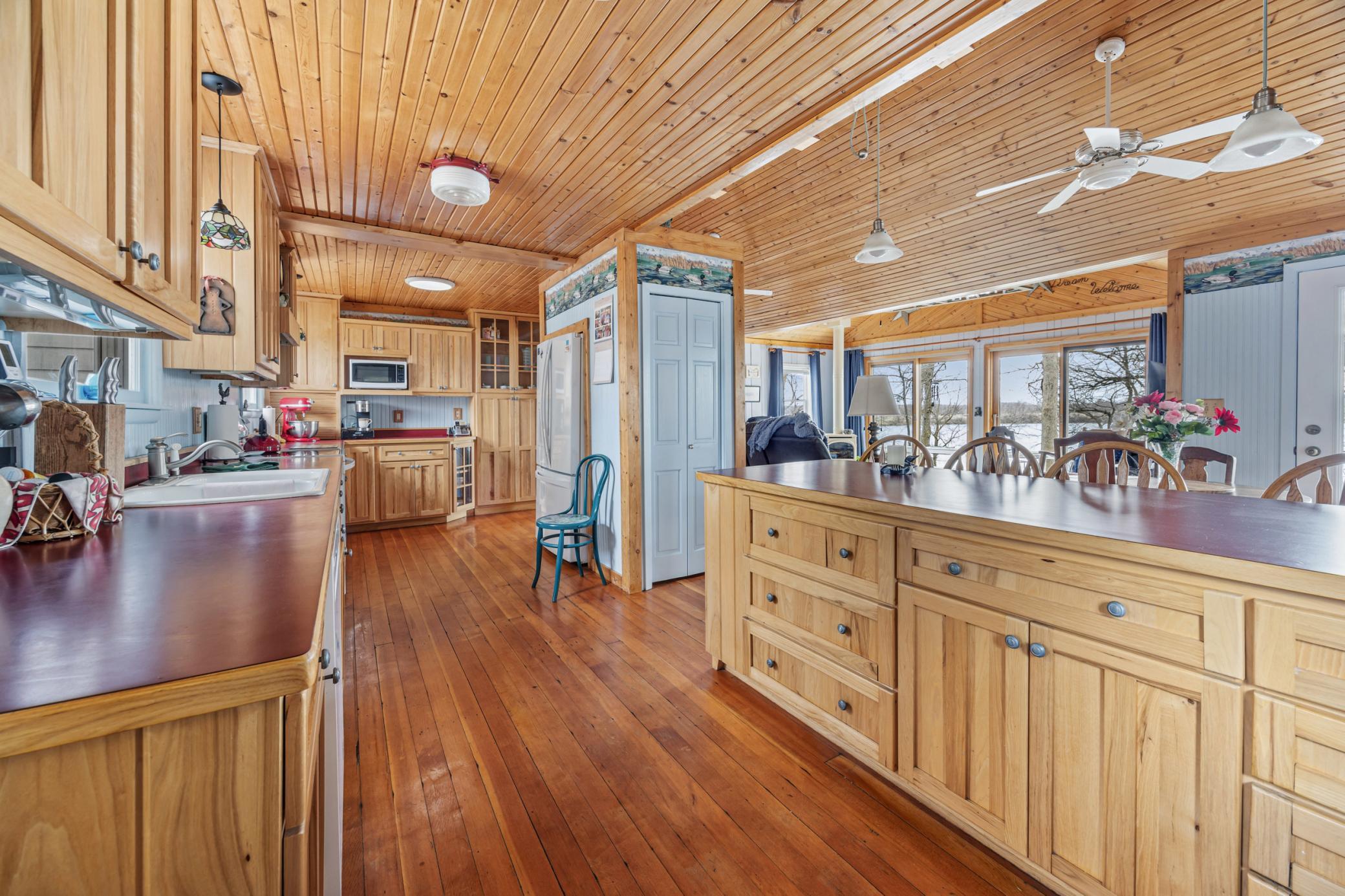 2001 single family home for sale at 32331 Loon Drive in Vergas, MN — 3 bed, 4 bath (photo 10 of 43)
