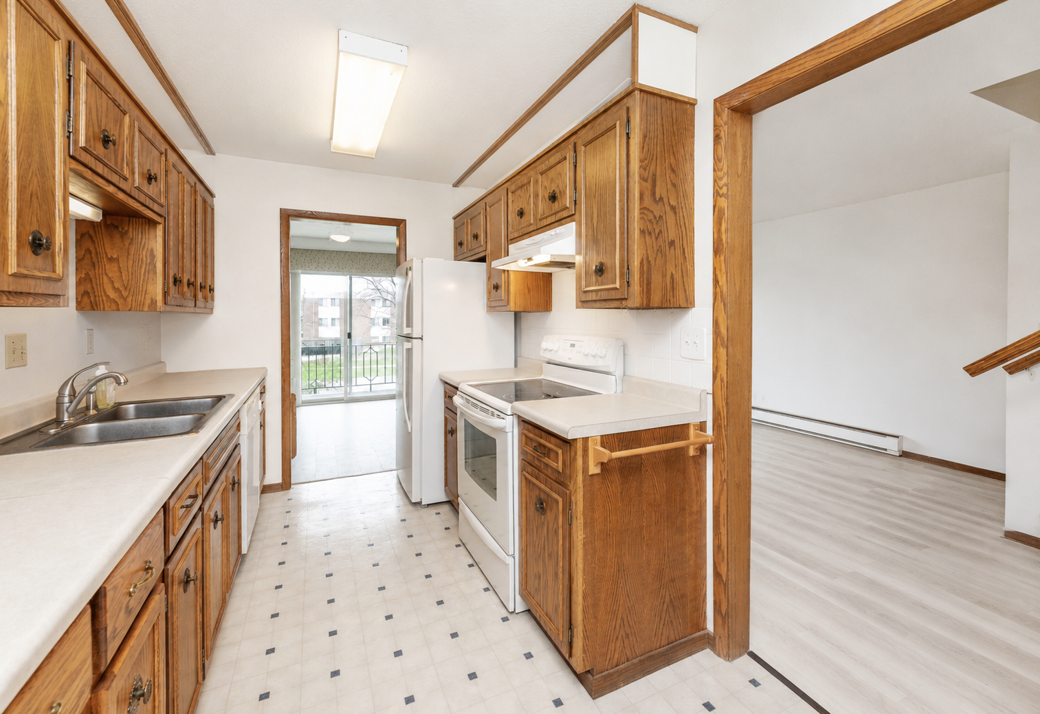 1970 condo for sale at 1516 19 1/2 Street S, Unit 6 in Moorhead, MN — 2 bed, 1 bath (photo 7 of 17)