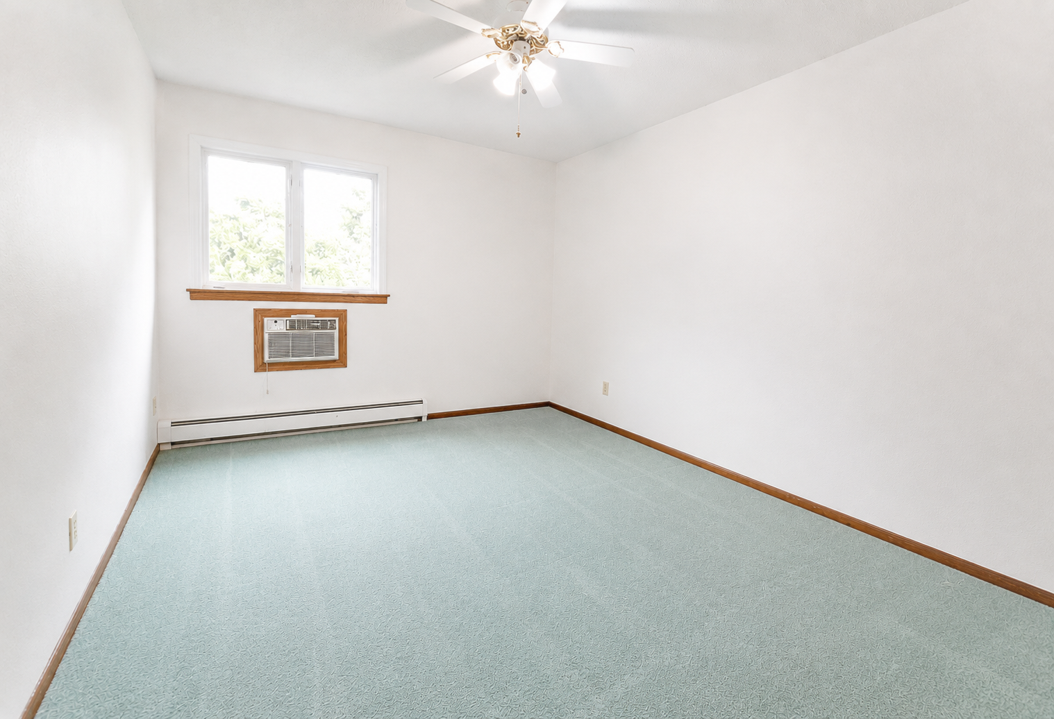 1970 condo for sale at 1516 19 1/2 Street S, Unit 6 in Moorhead, MN — 2 bed, 1 bath (photo 10 of 17)