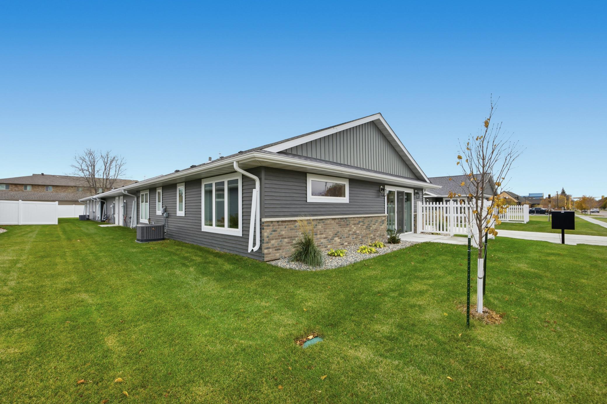 2330 30 Avenue S, Fargo ND 58104 - Photo 4 of 27
