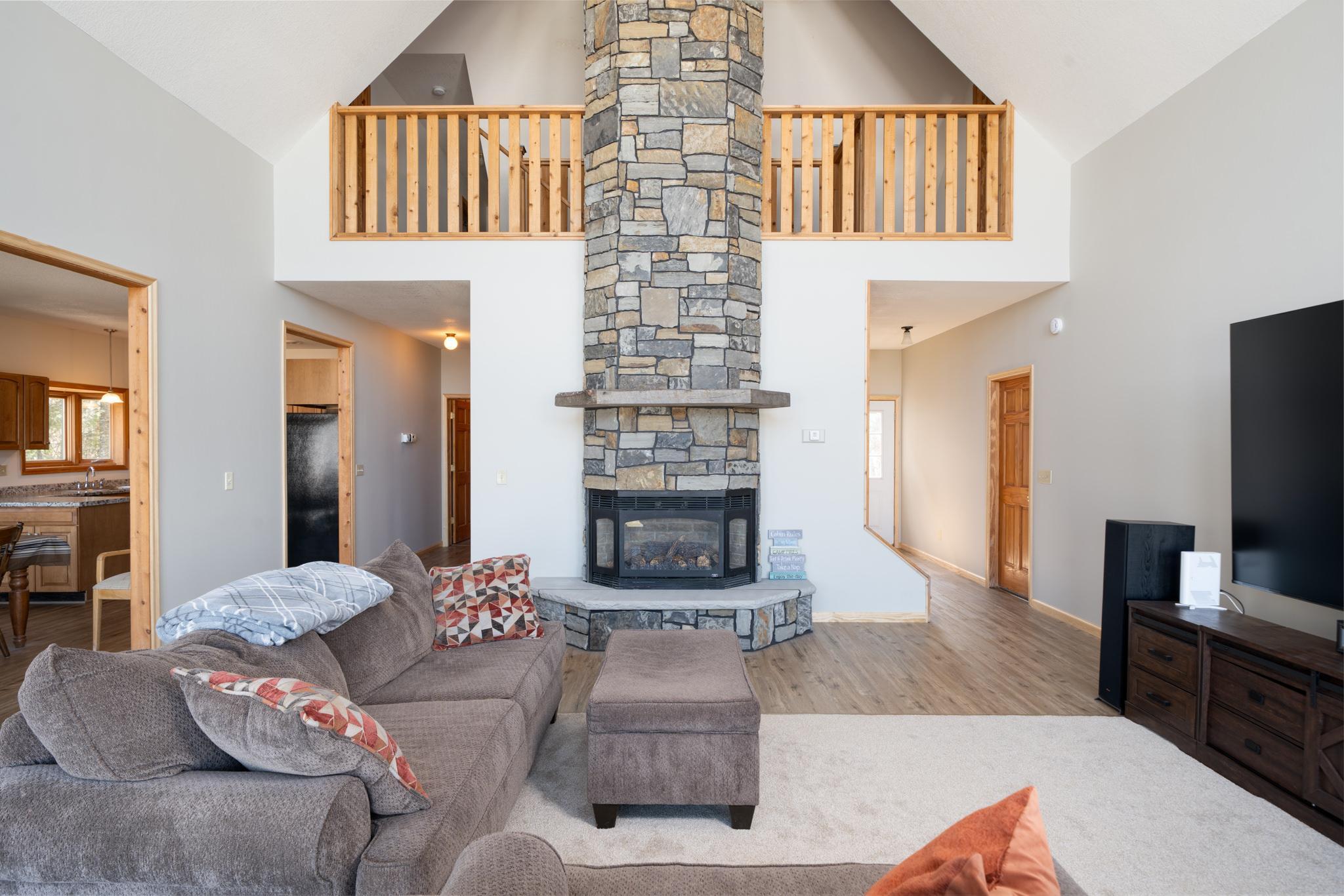 2006 single family home for sale at 10804 W Splithand Road in Grand Rapids, MN — 5 bed, 3 bath (photo 7 of 24)