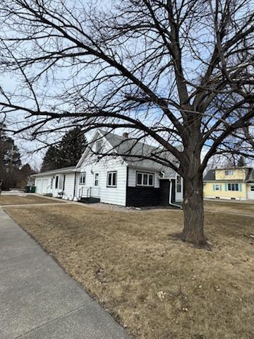 1946 single family home for sale at 222 Washington Avenue in Hatton, ND — 3 bed, 2 bath (photo 2 of 27)