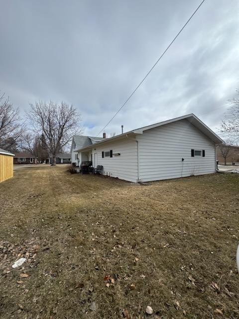 1946 single family home for sale at 222 Washington Avenue in Hatton, ND — 3 bed, 2 bath (photo 6 of 27)