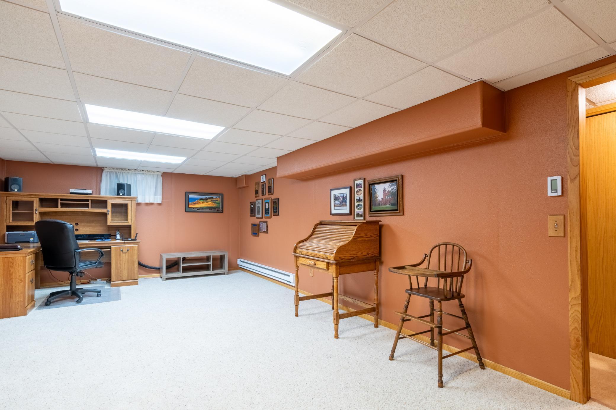 747 5th Avenue NW, Valley City ND 58072 - Photo 8 of 12