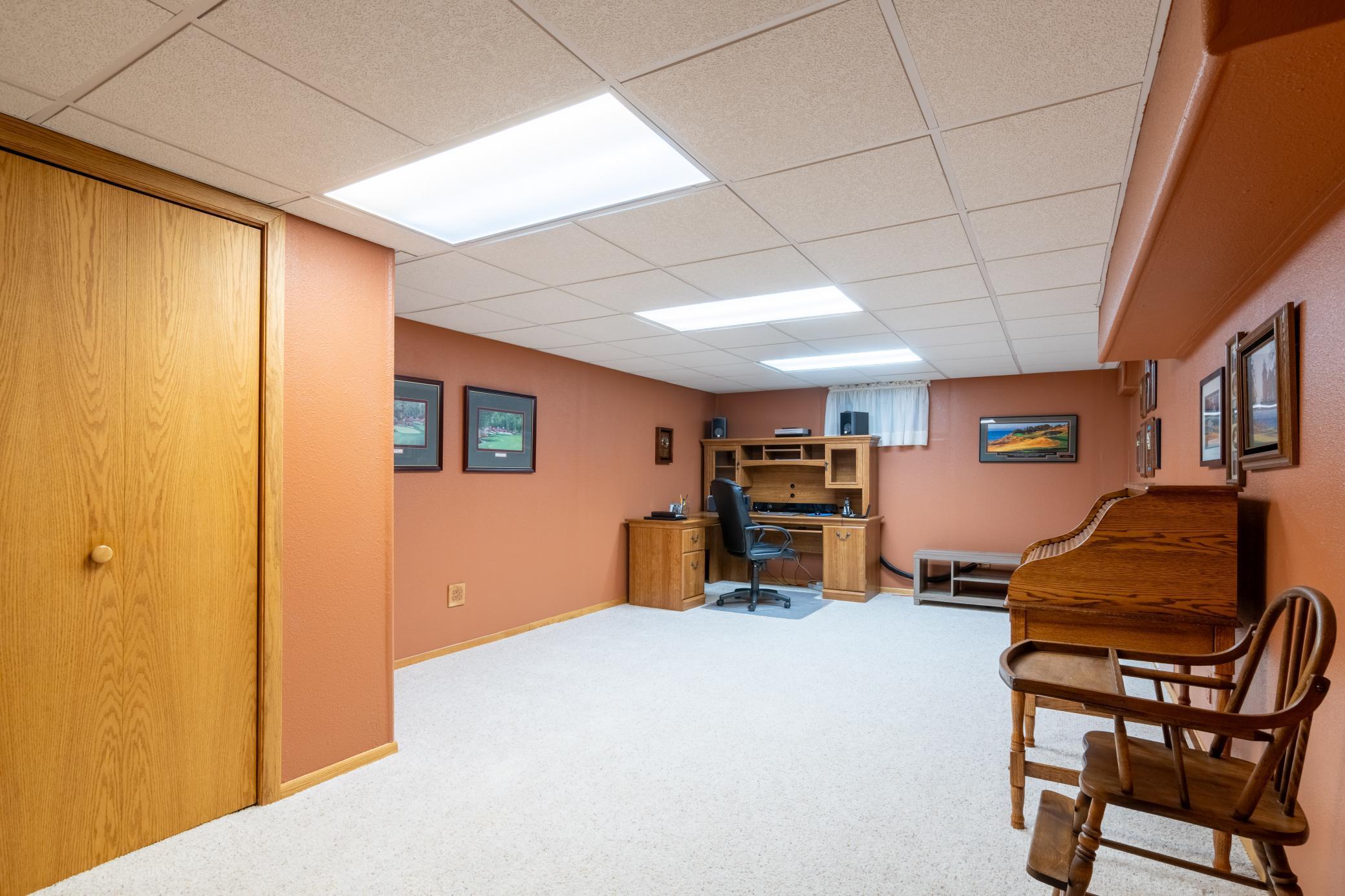 747 5th Avenue NW, Valley City ND 58072 - Photo 9 of 12