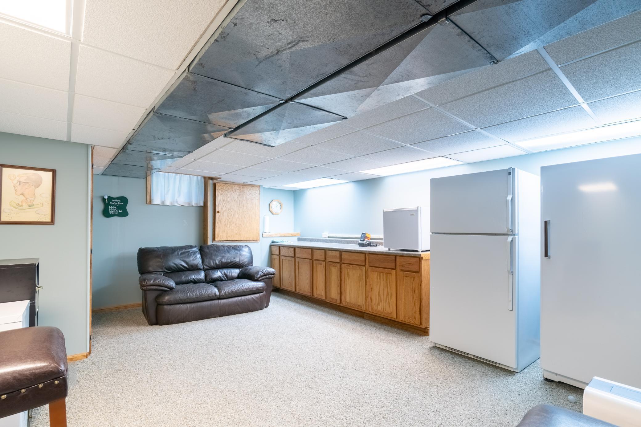 747 5th Avenue NW, Valley City ND 58072 - Photo 10 of 12