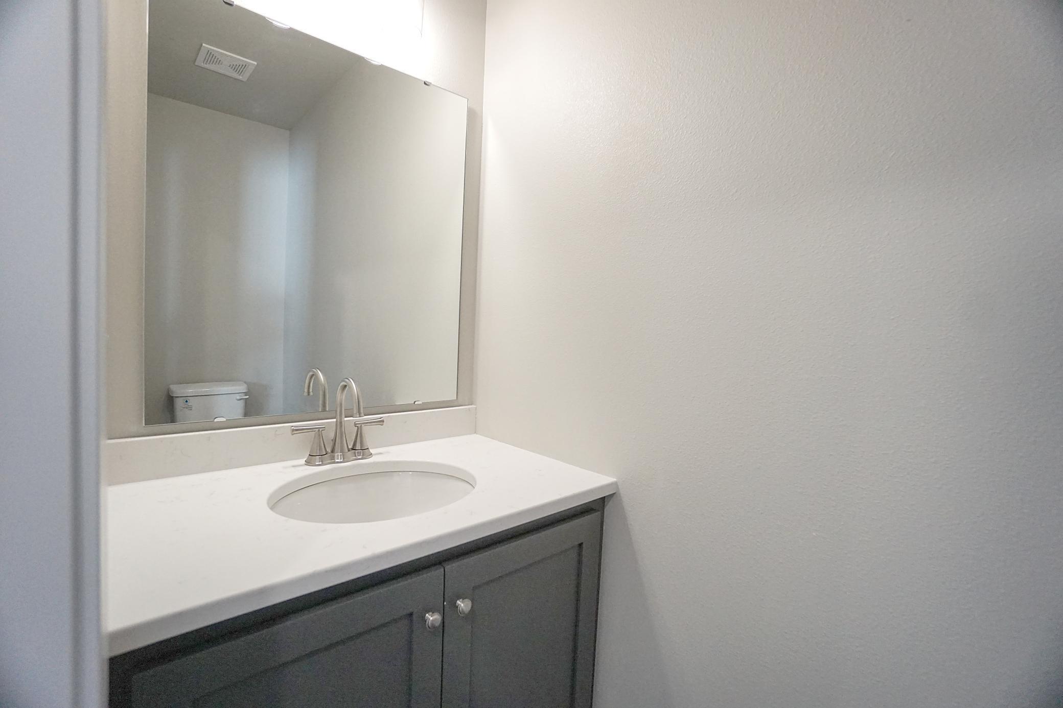 2018 single family home for sale at 8068 Goldfinch Drive in Horace, ND — 4 bed, 4 bath (photo 15 of 38)