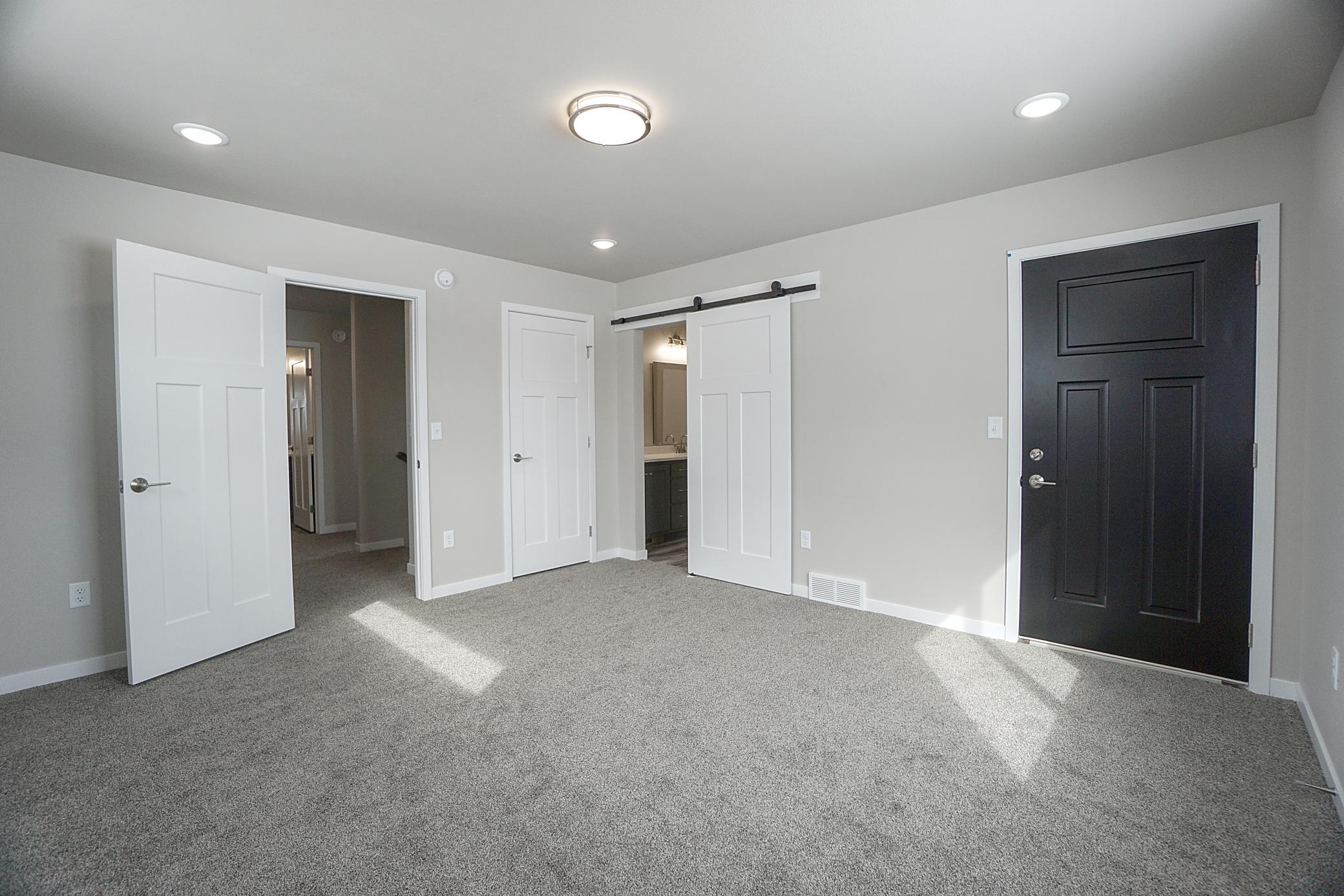 2018 single family home for sale at 8068 Goldfinch Drive in Horace, ND — 4 bed, 4 bath (photo 19 of 38)