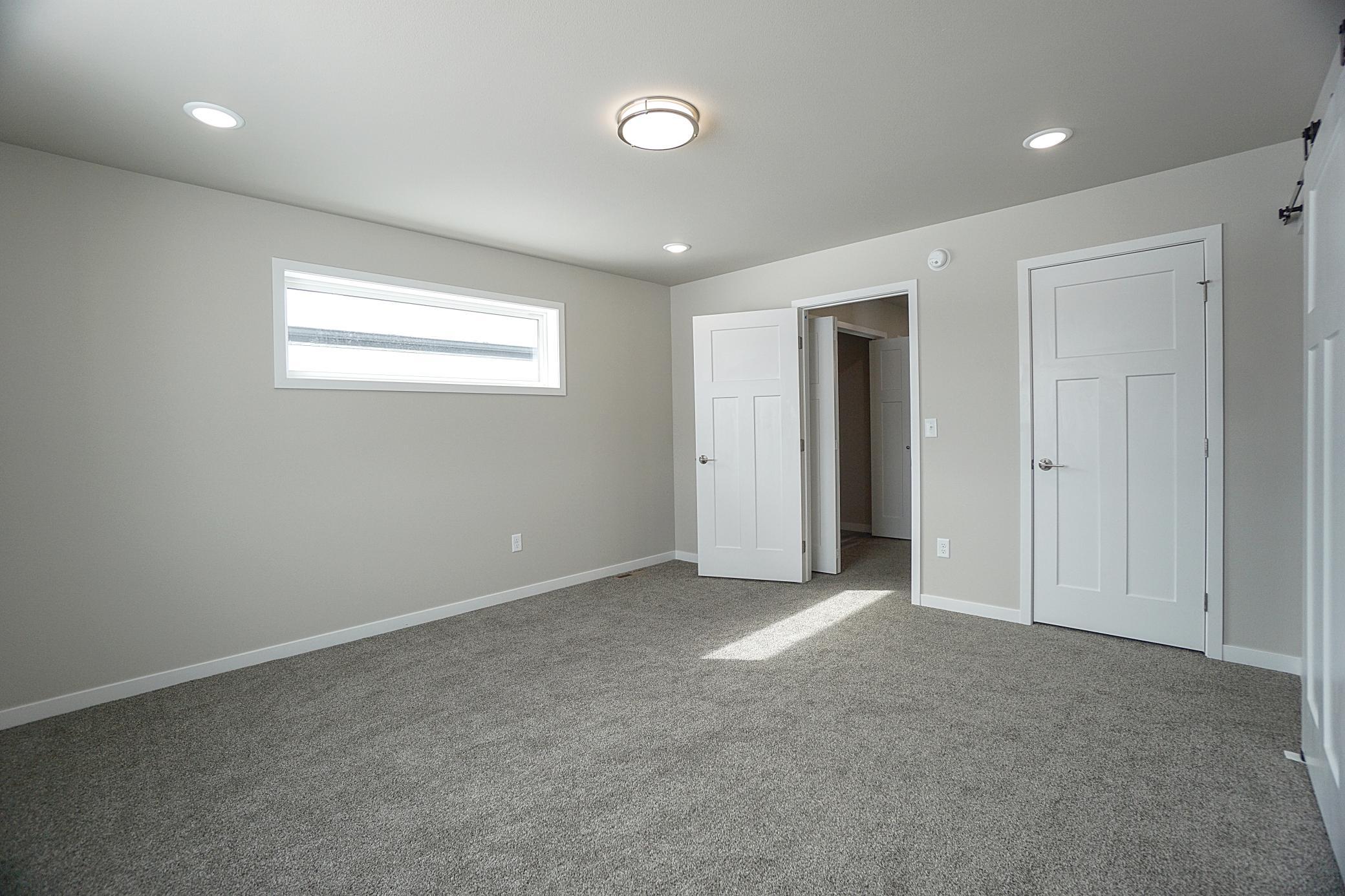 2018 single family home for sale at 8068 Goldfinch Drive in Horace, ND — 4 bed, 4 bath (photo 20 of 38)