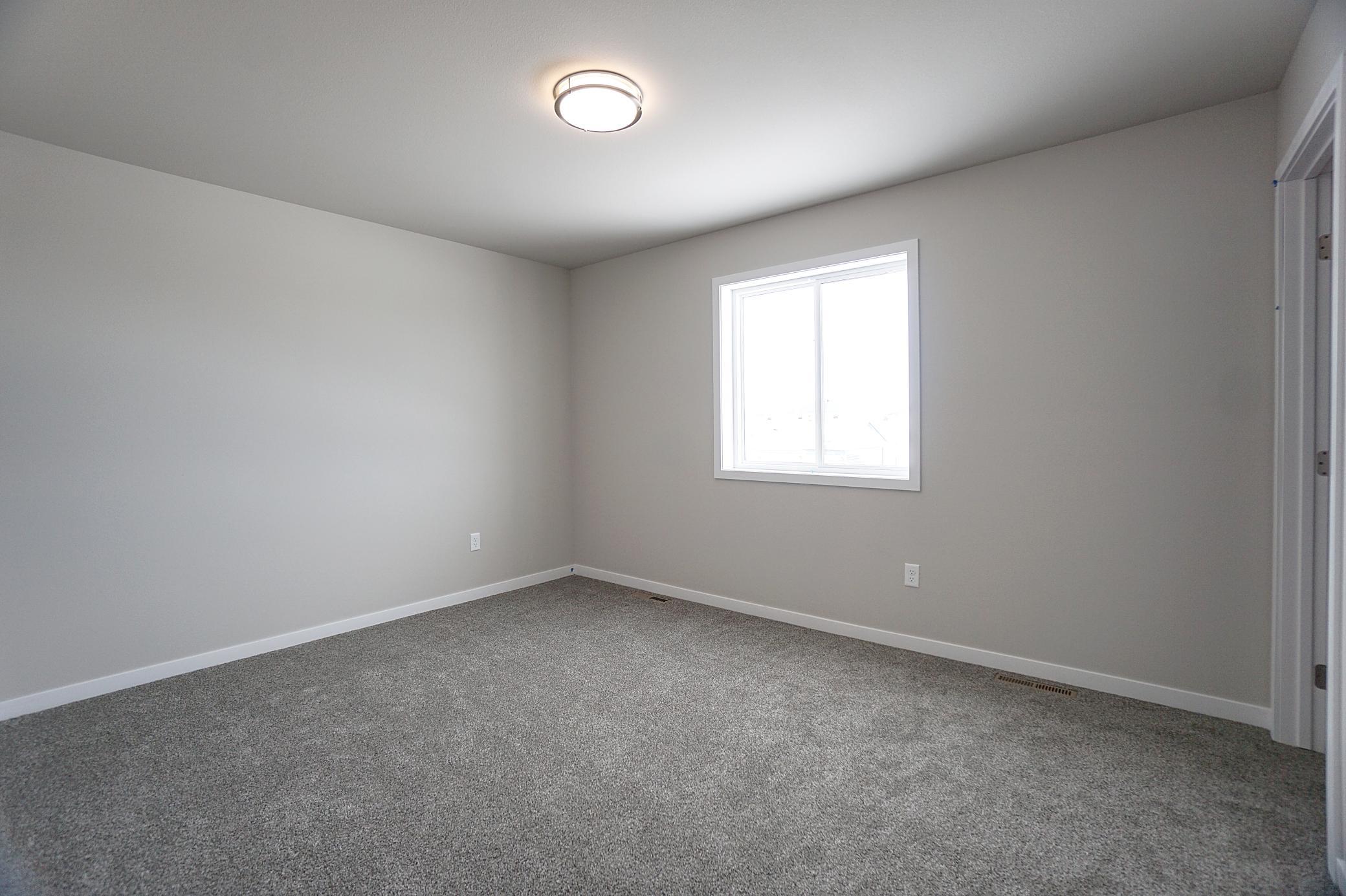 2018 single family home for sale at 8068 Goldfinch Drive in Horace, ND — 4 bed, 4 bath (photo 28 of 38)