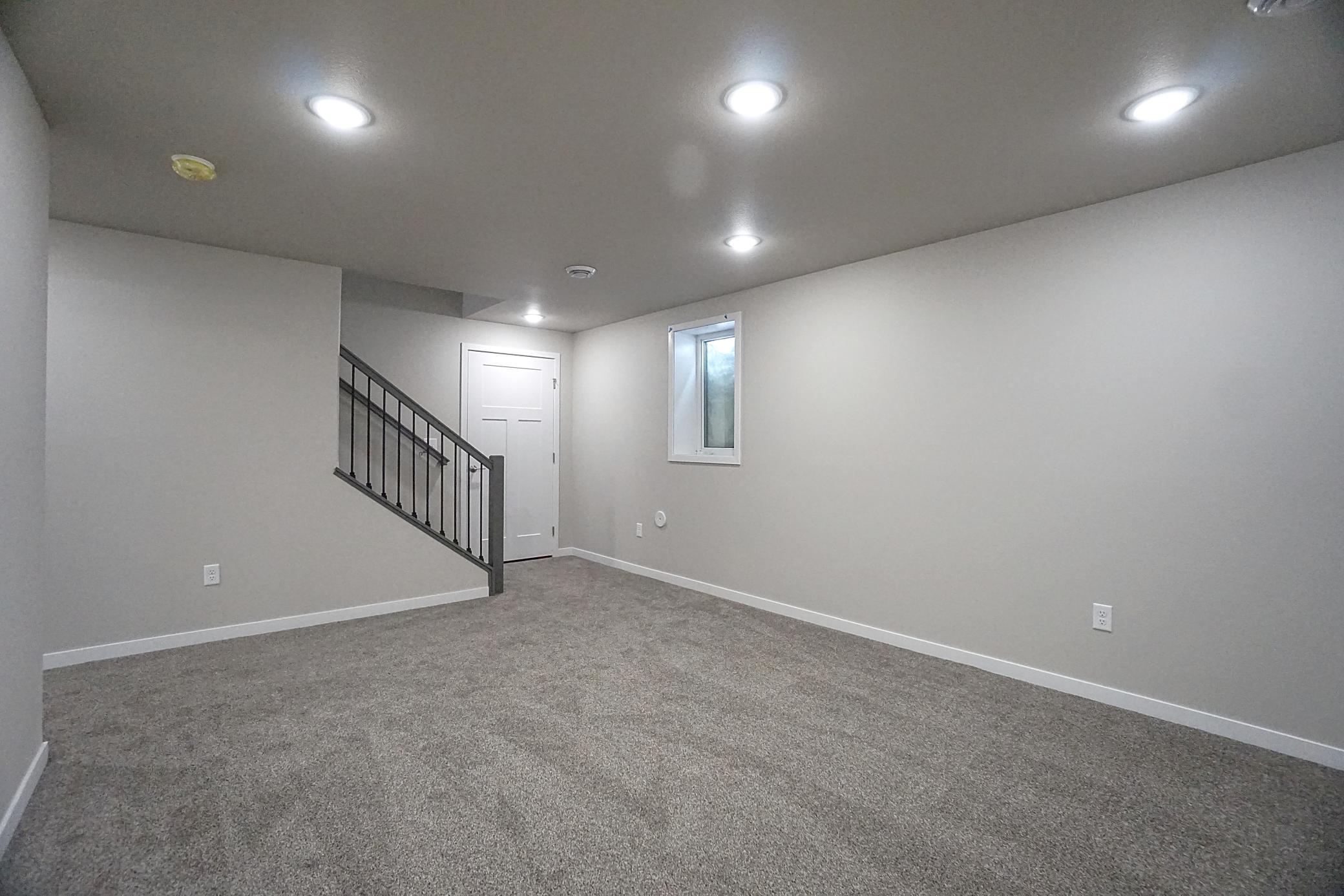 2018 single family home for sale at 8068 Goldfinch Drive in Horace, ND — 4 bed, 4 bath (photo 32 of 38)