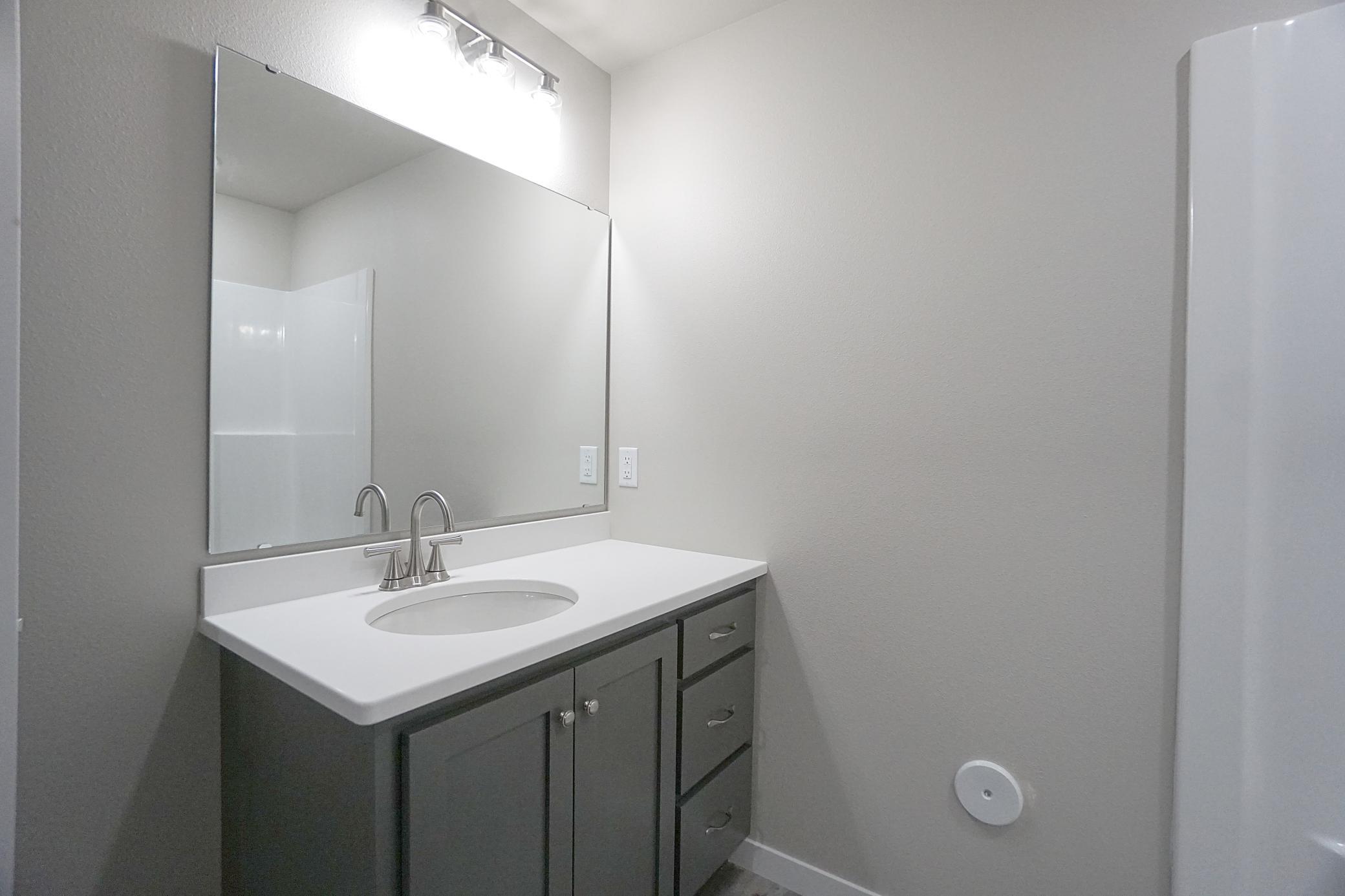 2018 single family home for sale at 8068 Goldfinch Drive in Horace, ND — 4 bed, 4 bath (photo 37 of 38)