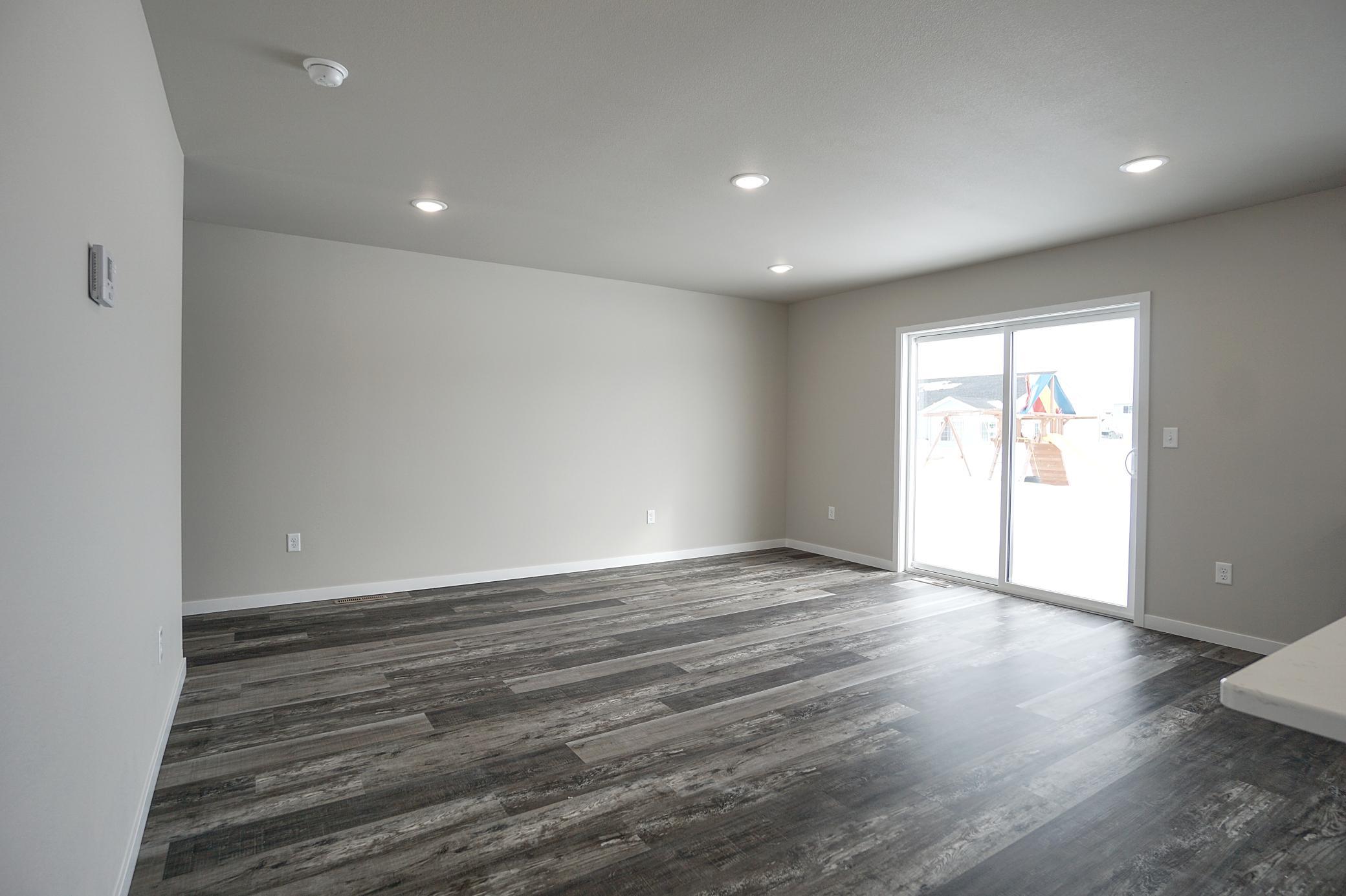 2018 single family home for sale at 8068 Goldfinch Drive in Horace, ND — 4 bed, 4 bath (photo 8 of 38)