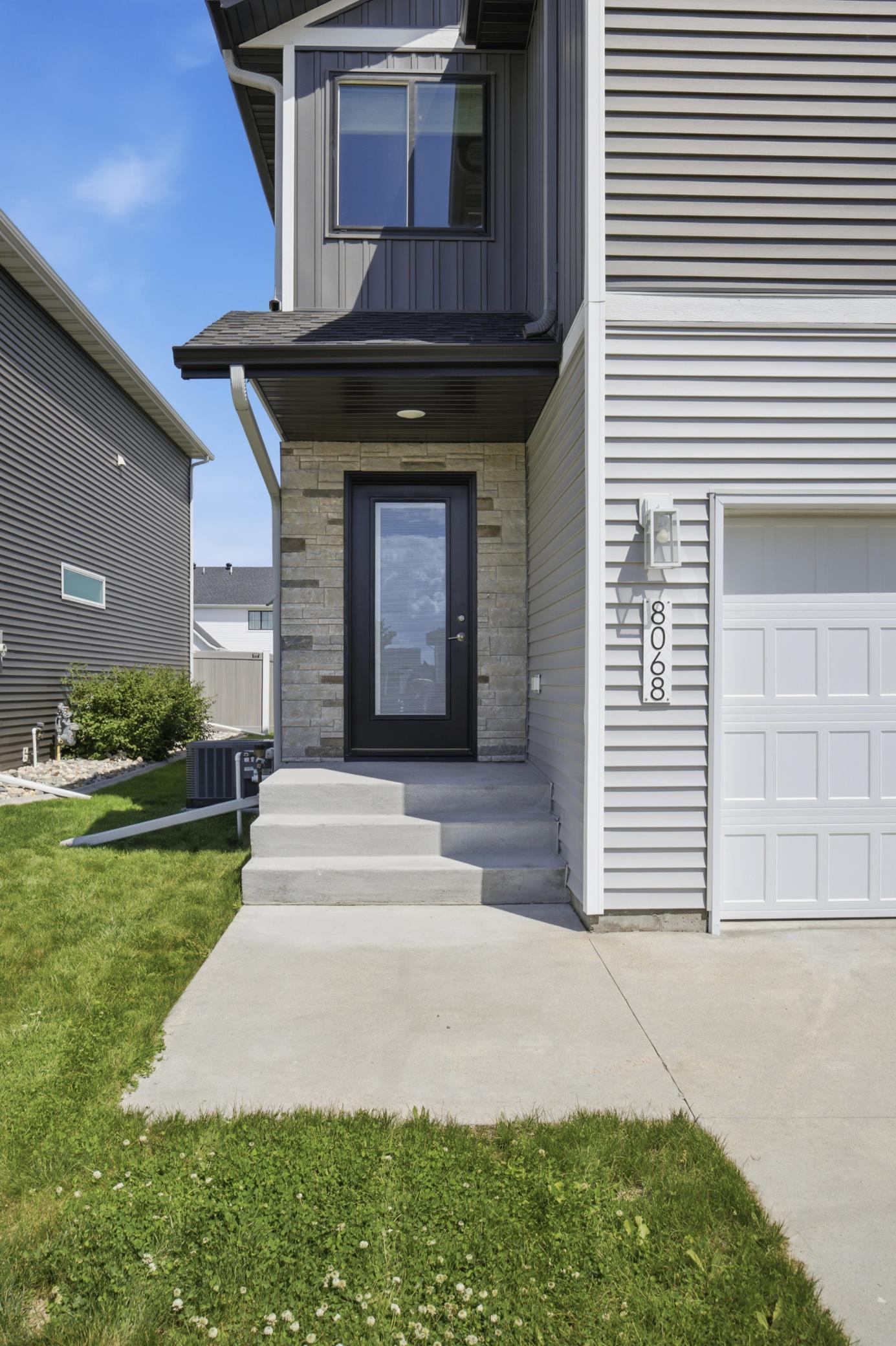 2018 single family home for sale at 8068 Goldfinch Drive in Horace, ND — 4 bed, 4 bath (photo 2 of 31)