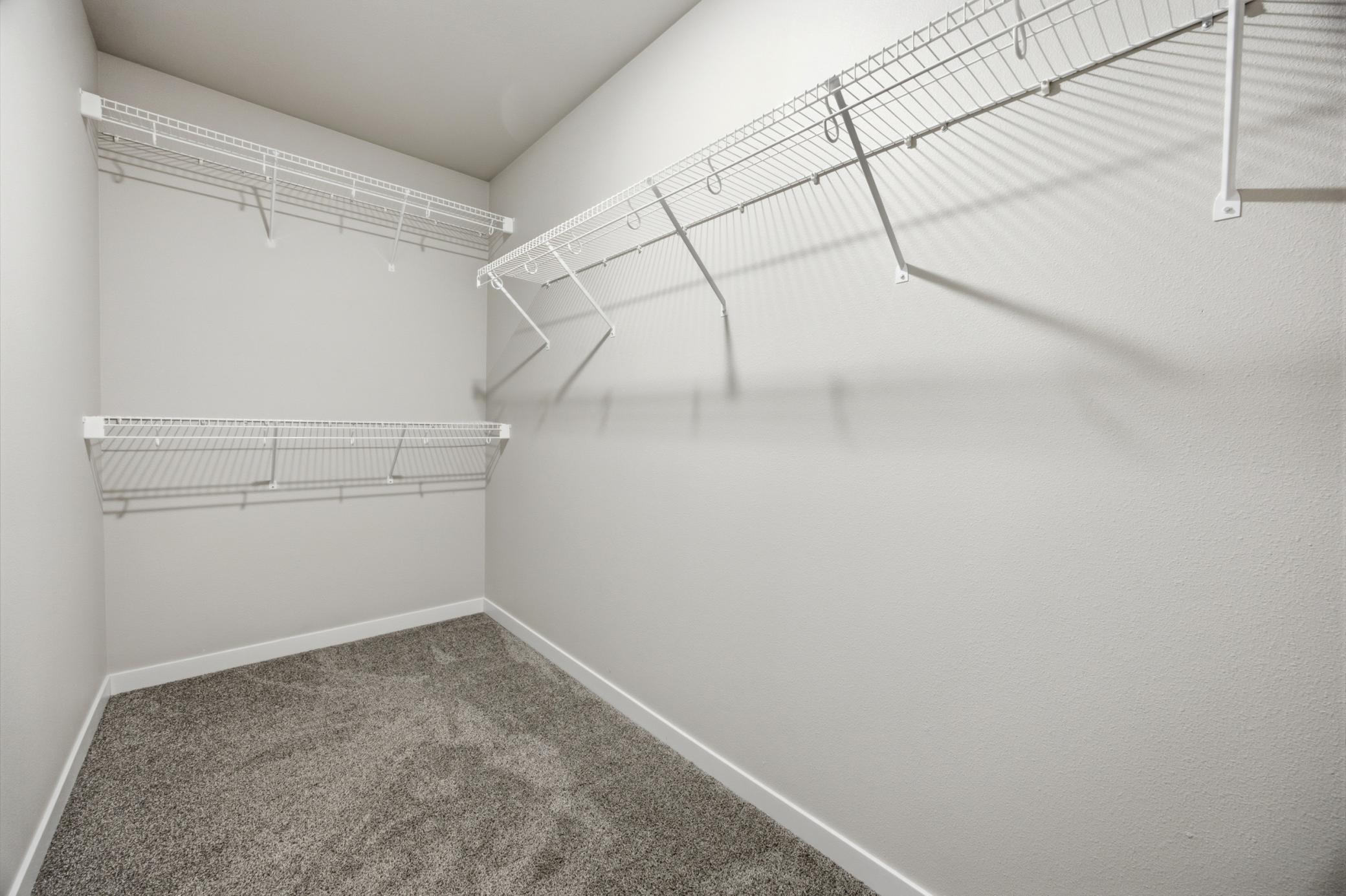 2018 single family home for sale at 8068 Goldfinch Drive in Horace, ND — 4 bed, 4 bath (photo 12 of 31)