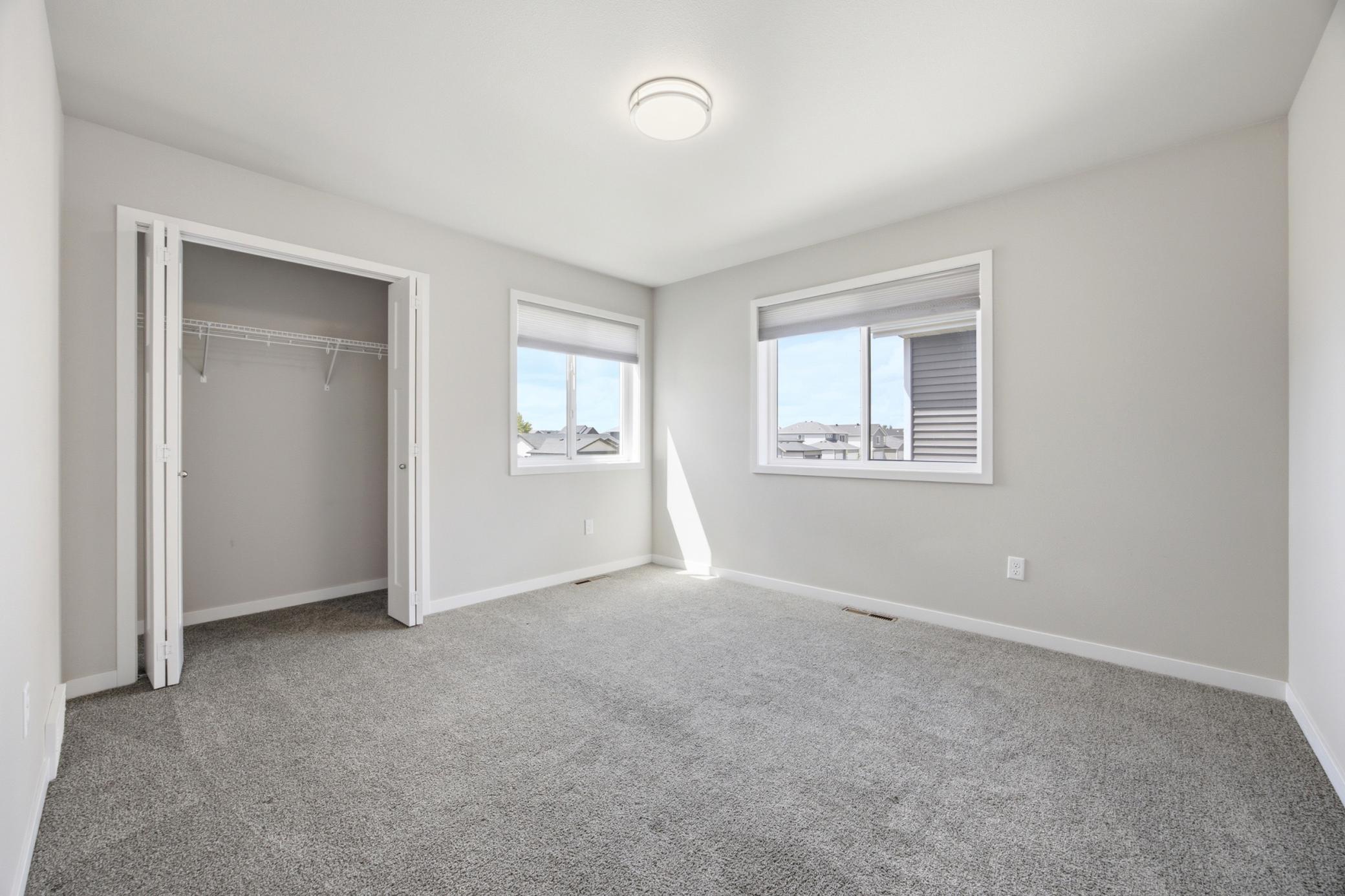 2018 single family home for sale at 8068 Goldfinch Drive in Horace, ND — 4 bed, 4 bath (photo 14 of 31)