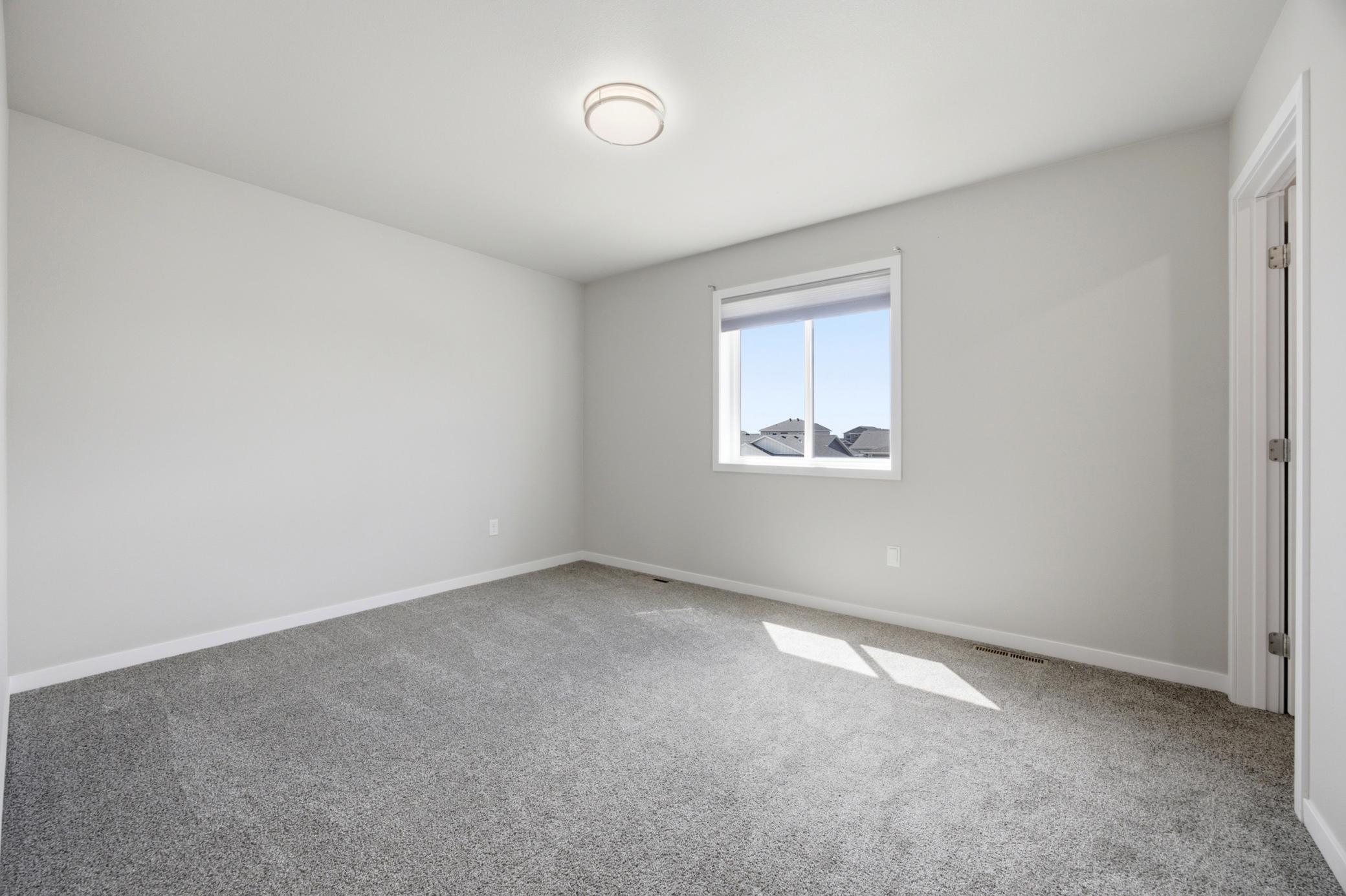 2018 single family home for sale at 8068 Goldfinch Drive in Horace, ND — 4 bed, 4 bath (photo 15 of 31)