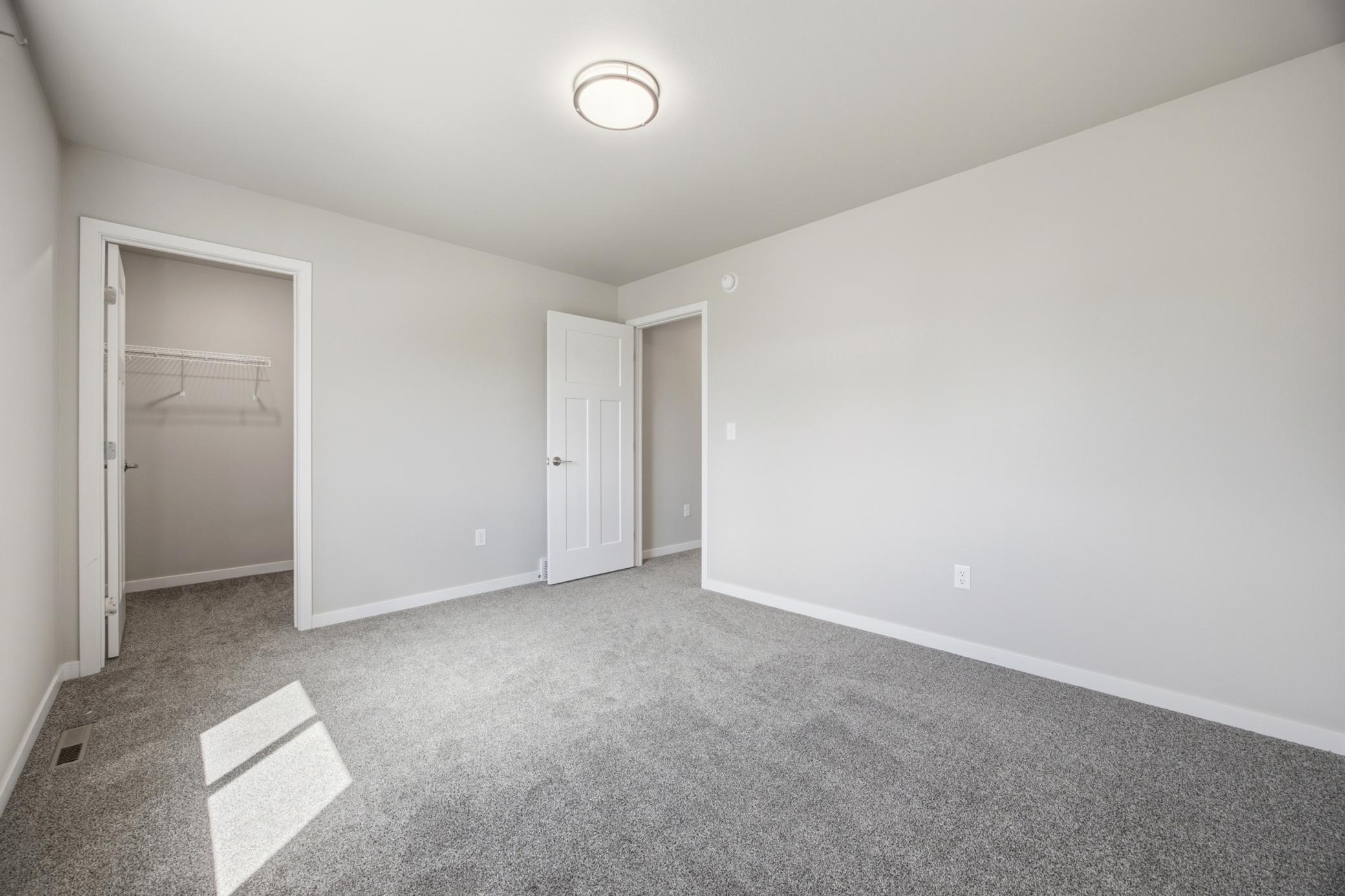 2018 single family home for sale at 8068 Goldfinch Drive in Horace, ND — 4 bed, 4 bath (photo 16 of 31)