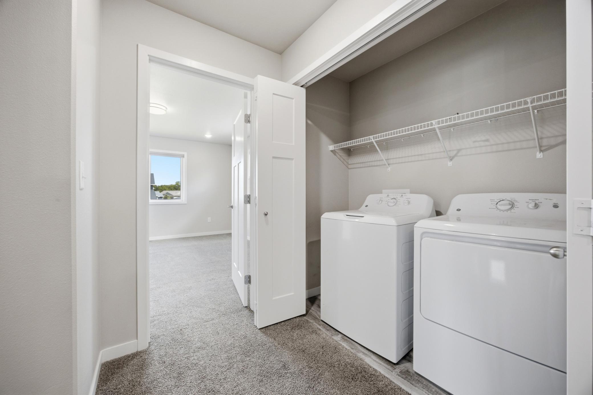 2018 single family home for sale at 8068 Goldfinch Drive in Horace, ND — 4 bed, 4 bath (photo 18 of 31)
