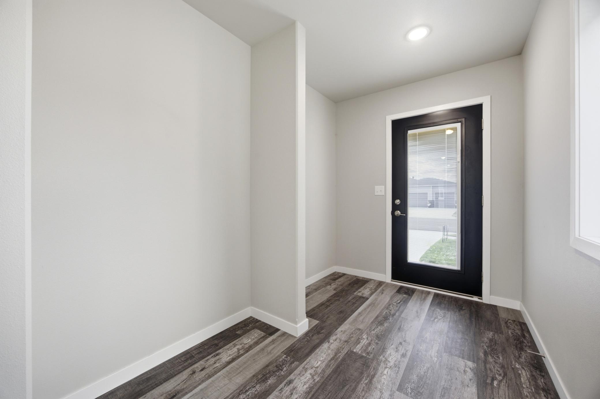 2018 single family home for sale at 8068 Goldfinch Drive in Horace, ND — 4 bed, 4 bath (photo 3 of 31)